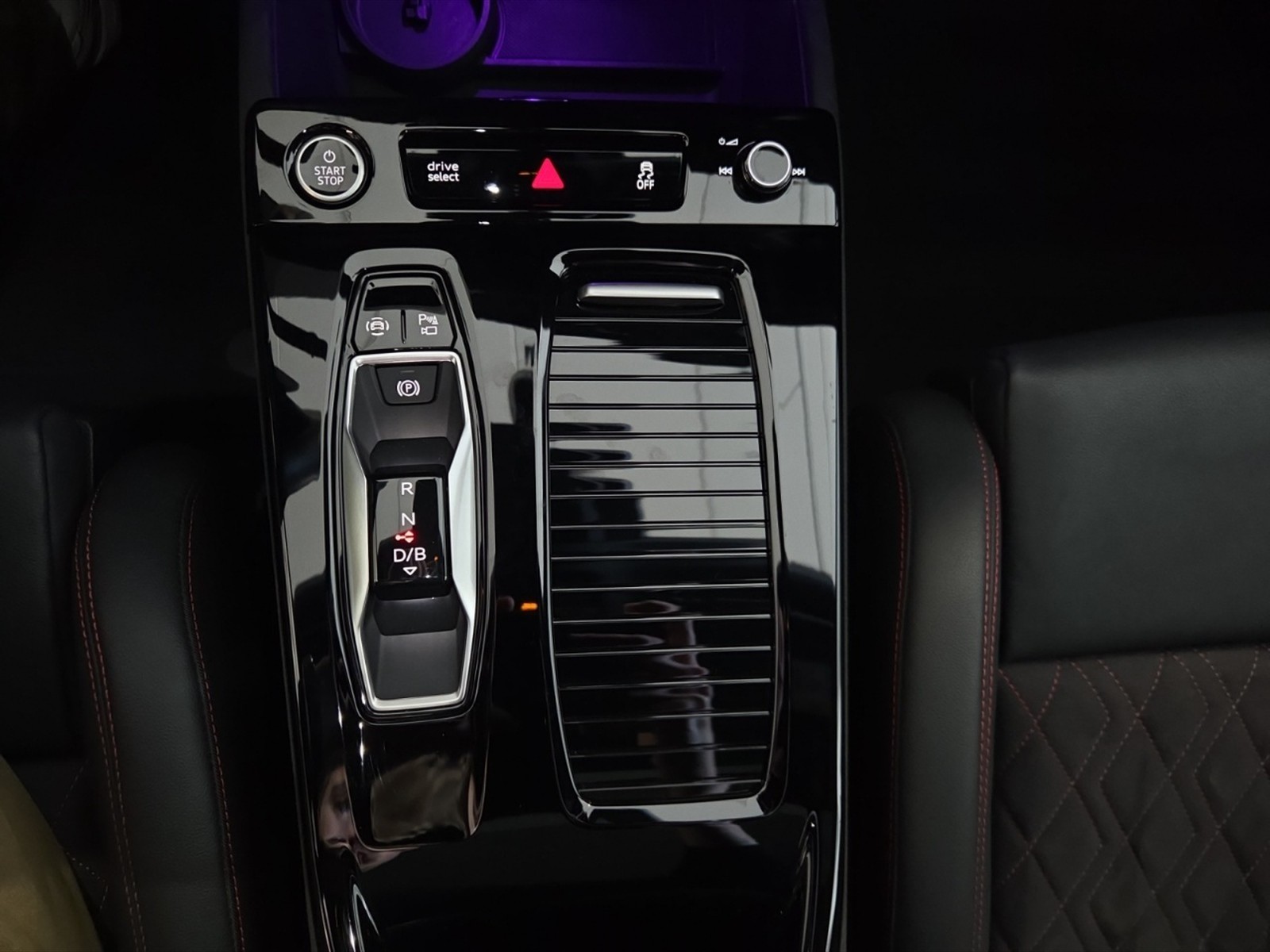 Audi Q6 e-tron e-tron edition one grey quattro 387cv - 21