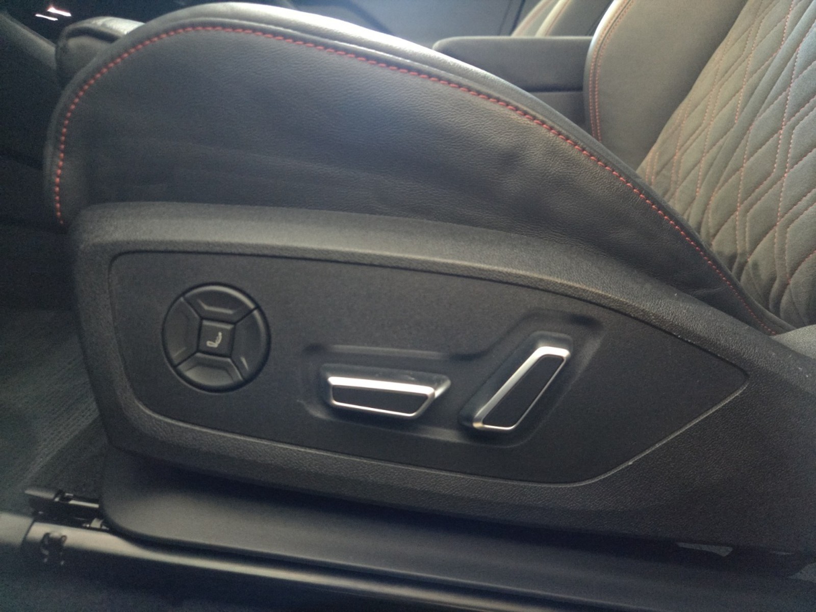 Audi Q6 e-tron e-tron edition one grey quattro 387cv - 24