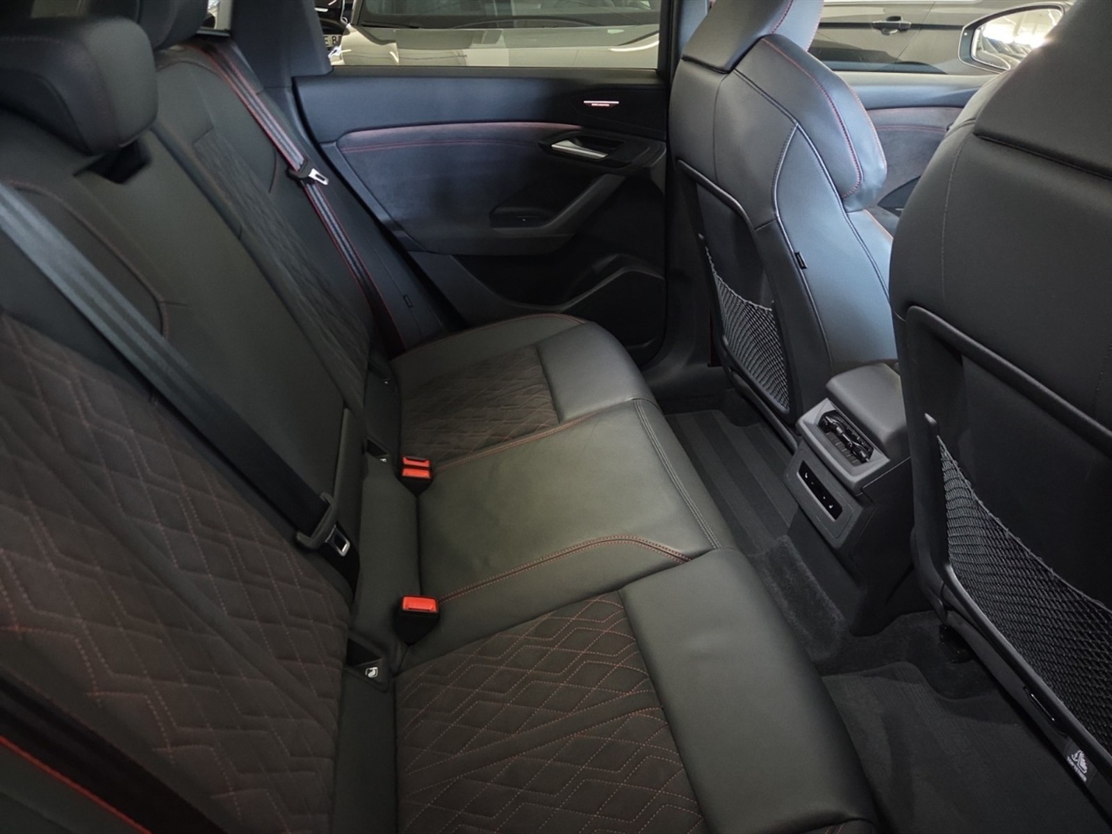 Audi Q6 e-tron e-tron edition one grey quattro 387cv - 9