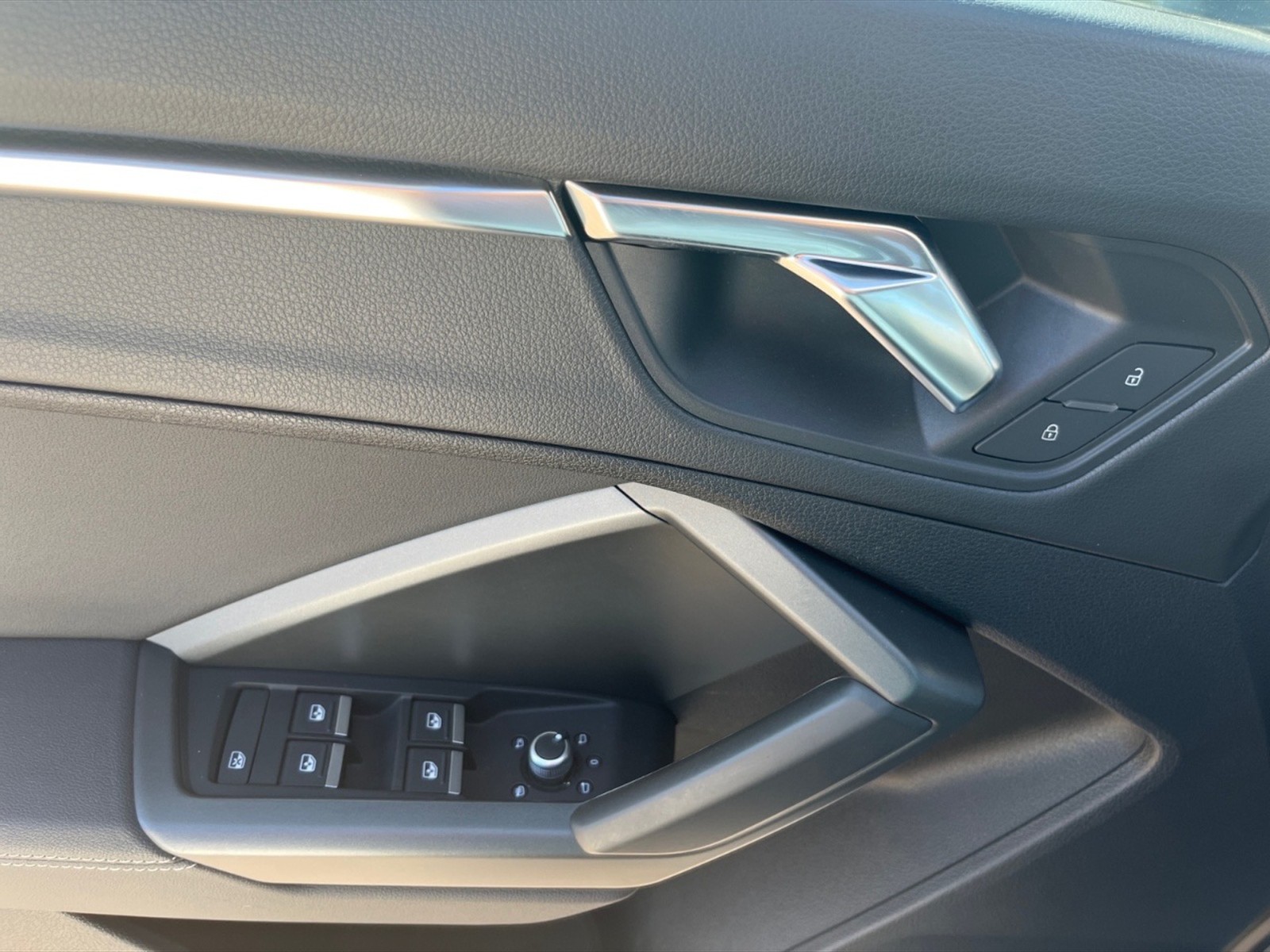 Audi Q3 35 2.0 tdi identity black s-tronic - 22