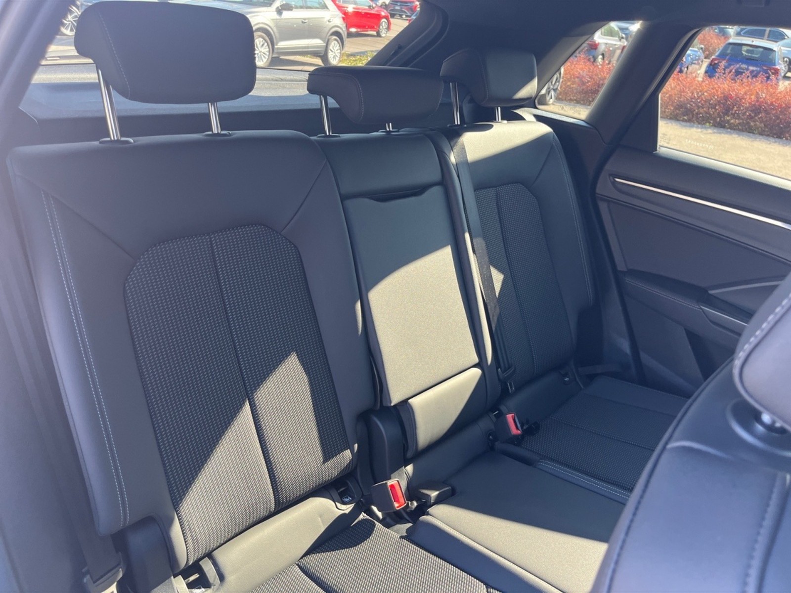 Audi Q3 35 2.0 tdi identity black s-tronic - 9