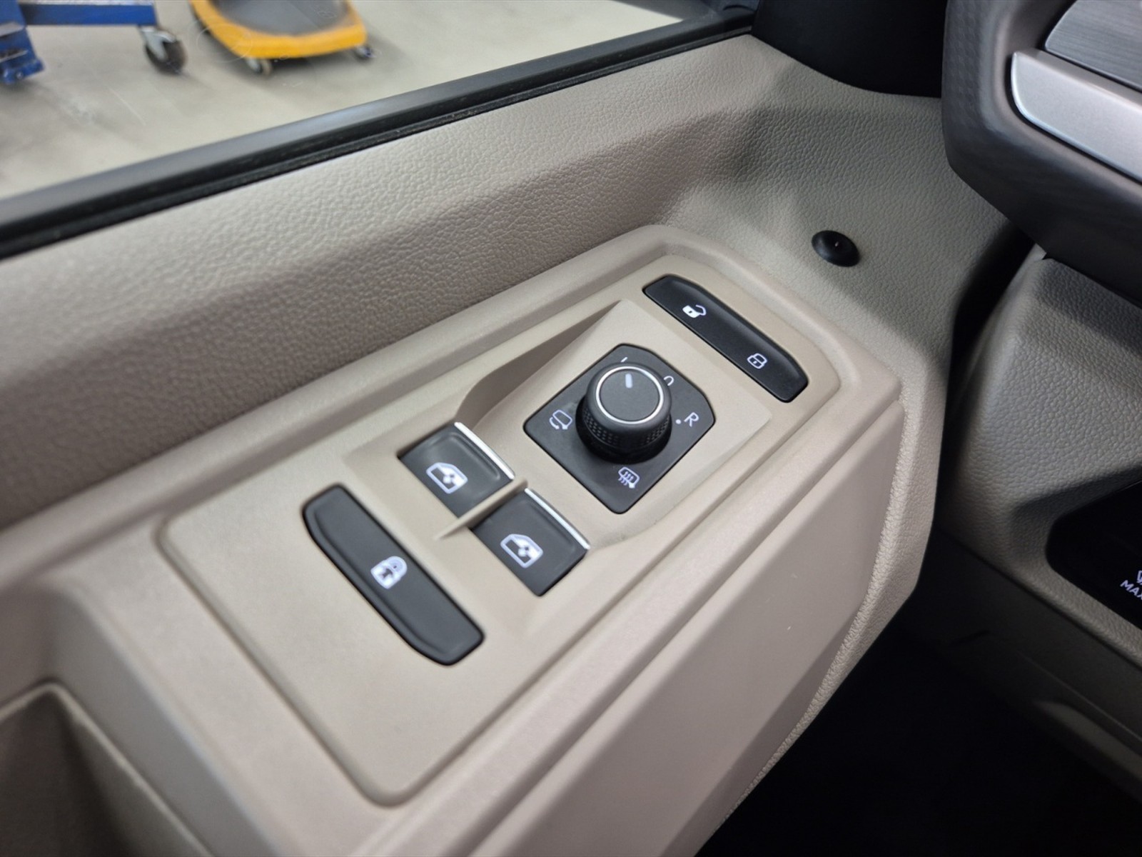 Volkswagen T7 Multivan 2.0 tdi life 150cv dsg 7p.ti - 22