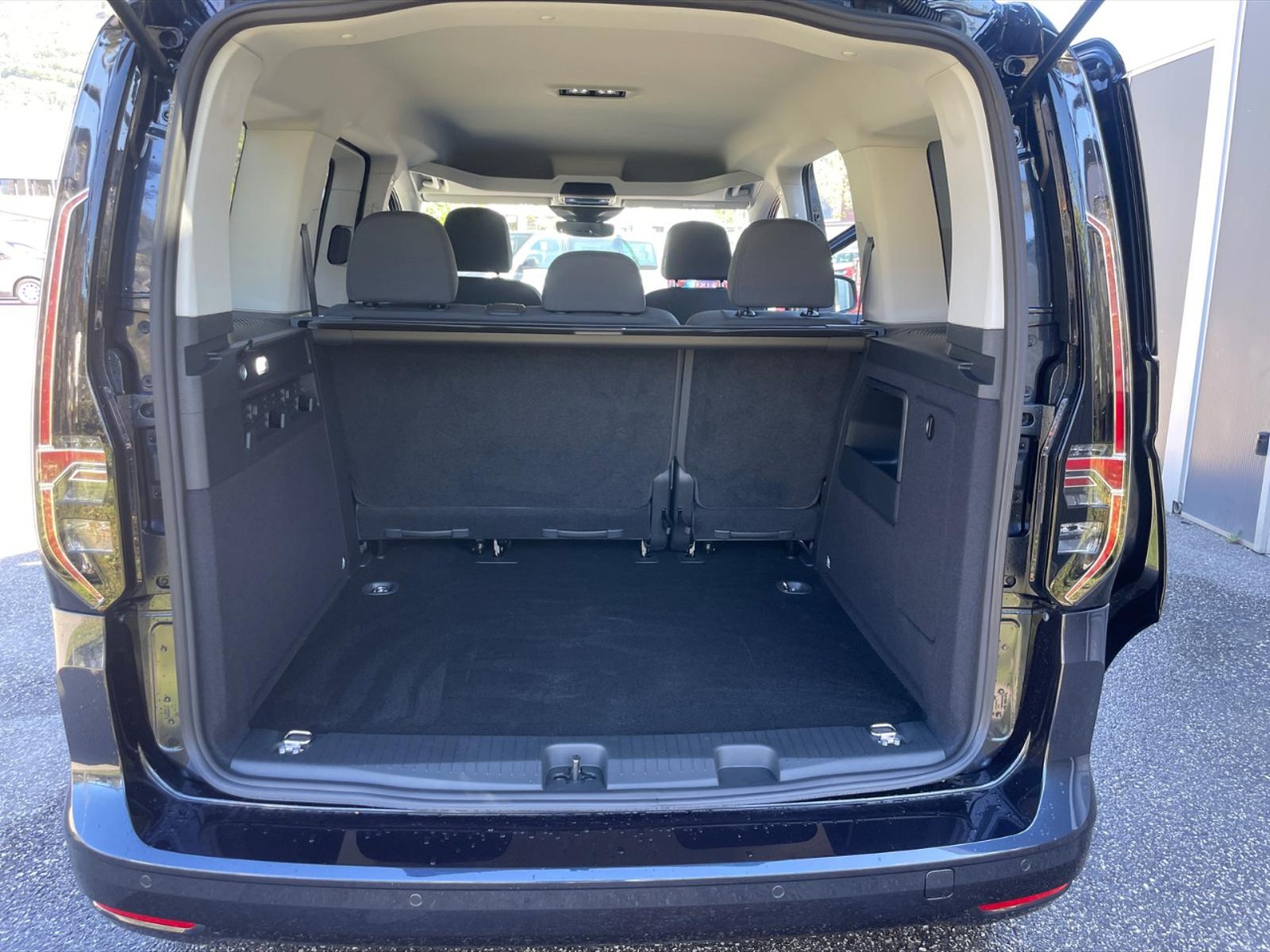 Volkswagen Caddy 2.0 tdi 102cv space - 9