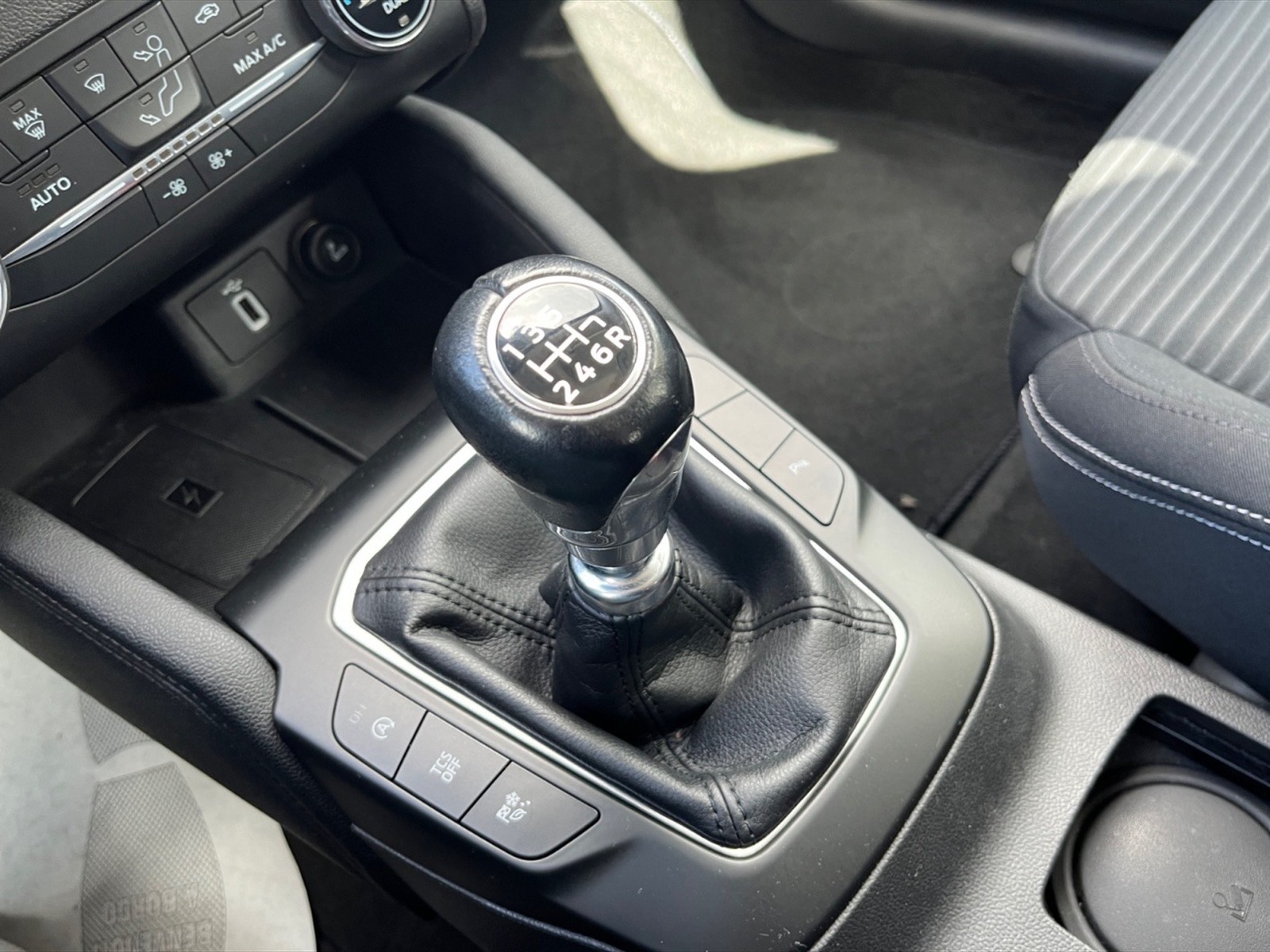 Ford Focus 1.0 ecoboost titanium 125cv - 17