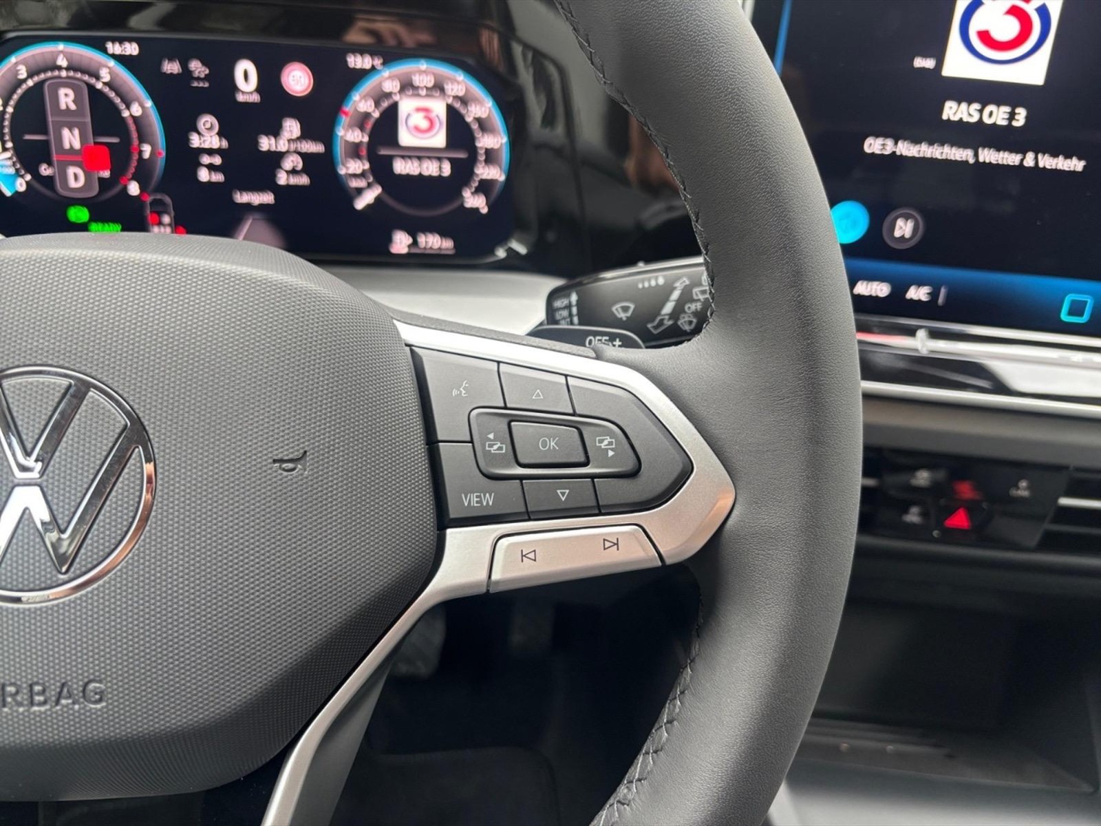 Volkswagen Golf 1.5 etsi edition plus 115cv dsg - 16
