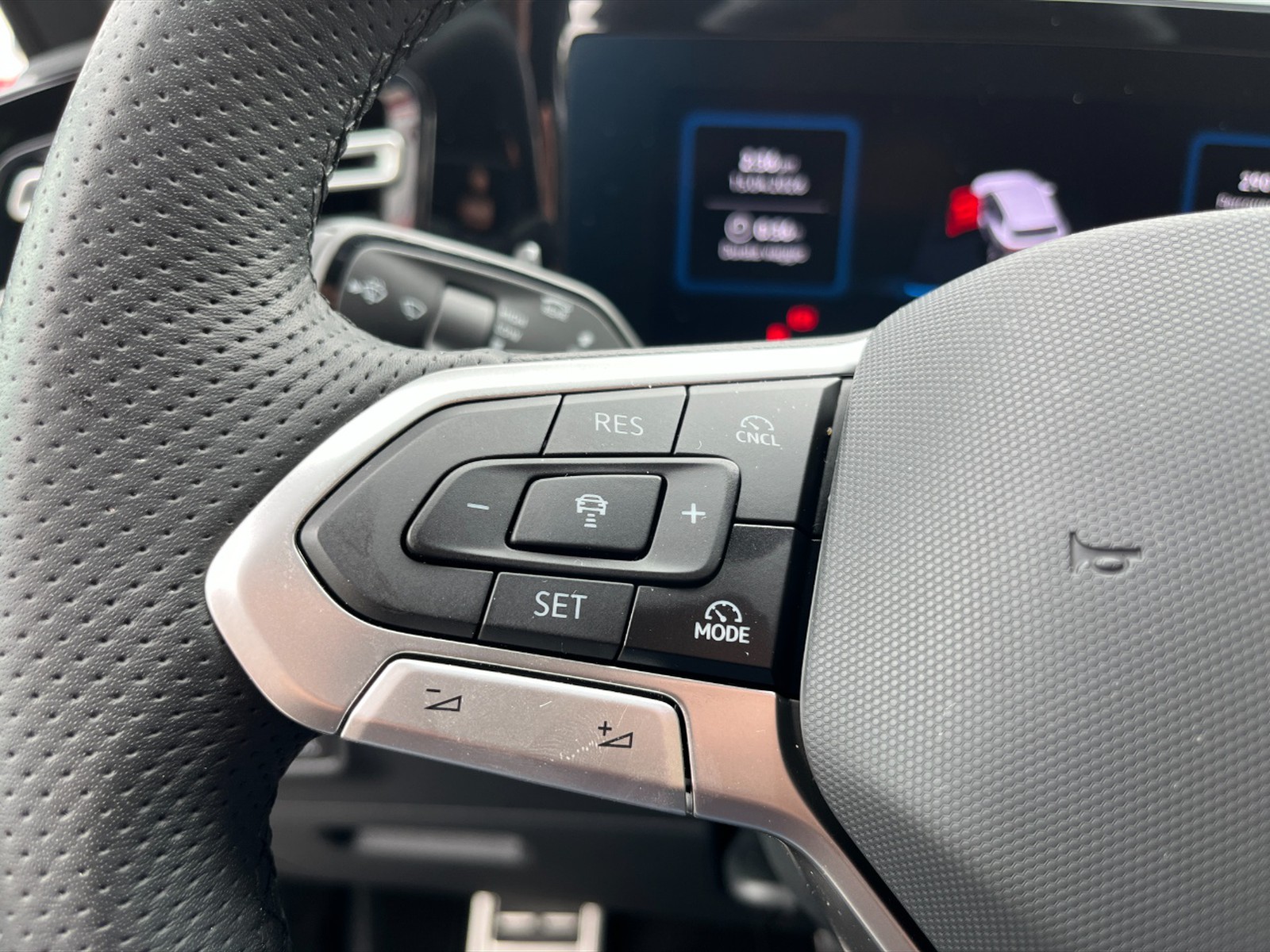 Volkswagen Tiguan 2.0 tdi r-line 150cv dsg - 18