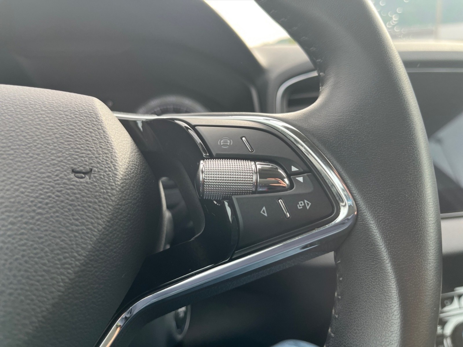 Skoda Karoq 2.0 tdi executive 4x4 150cv dsg - 14