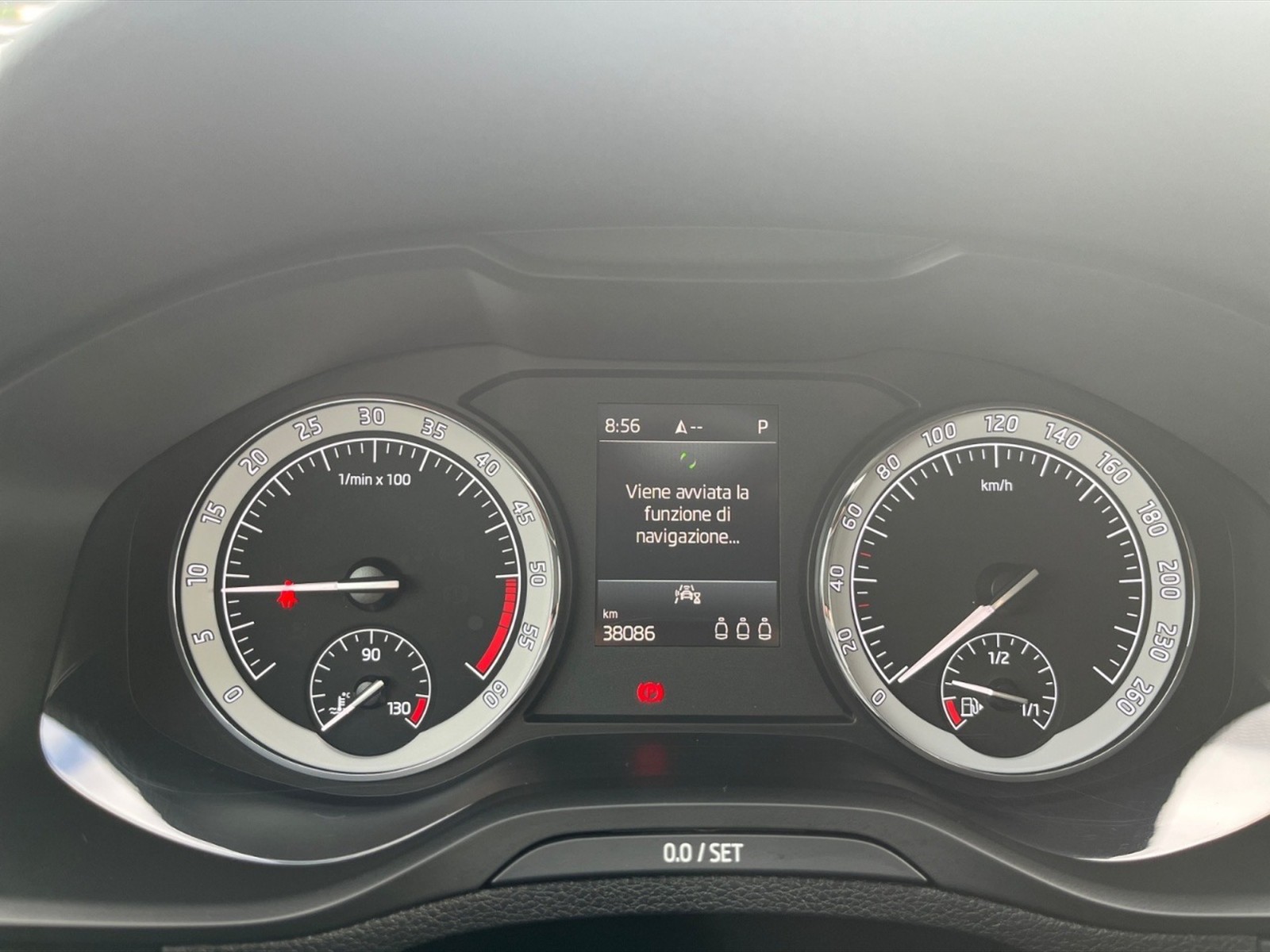Skoda Karoq 2.0 tdi executive 4x4 150cv dsg - 15