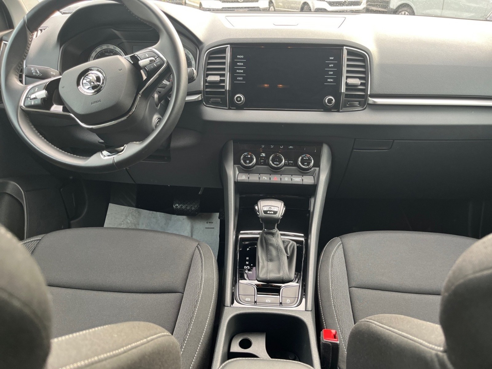 Skoda Karoq 2.0 tdi executive 4x4 150cv dsg - 6