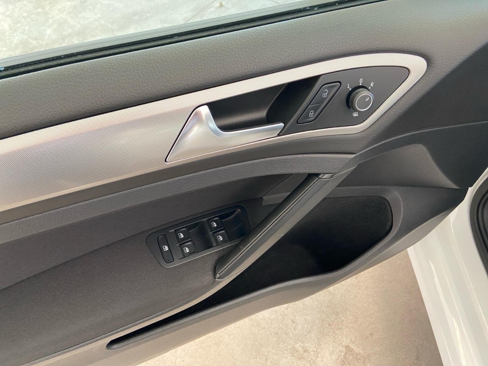 Volkswagen Golf 5p 1.0 tsi trendline tech&sound pack 115cv - 13