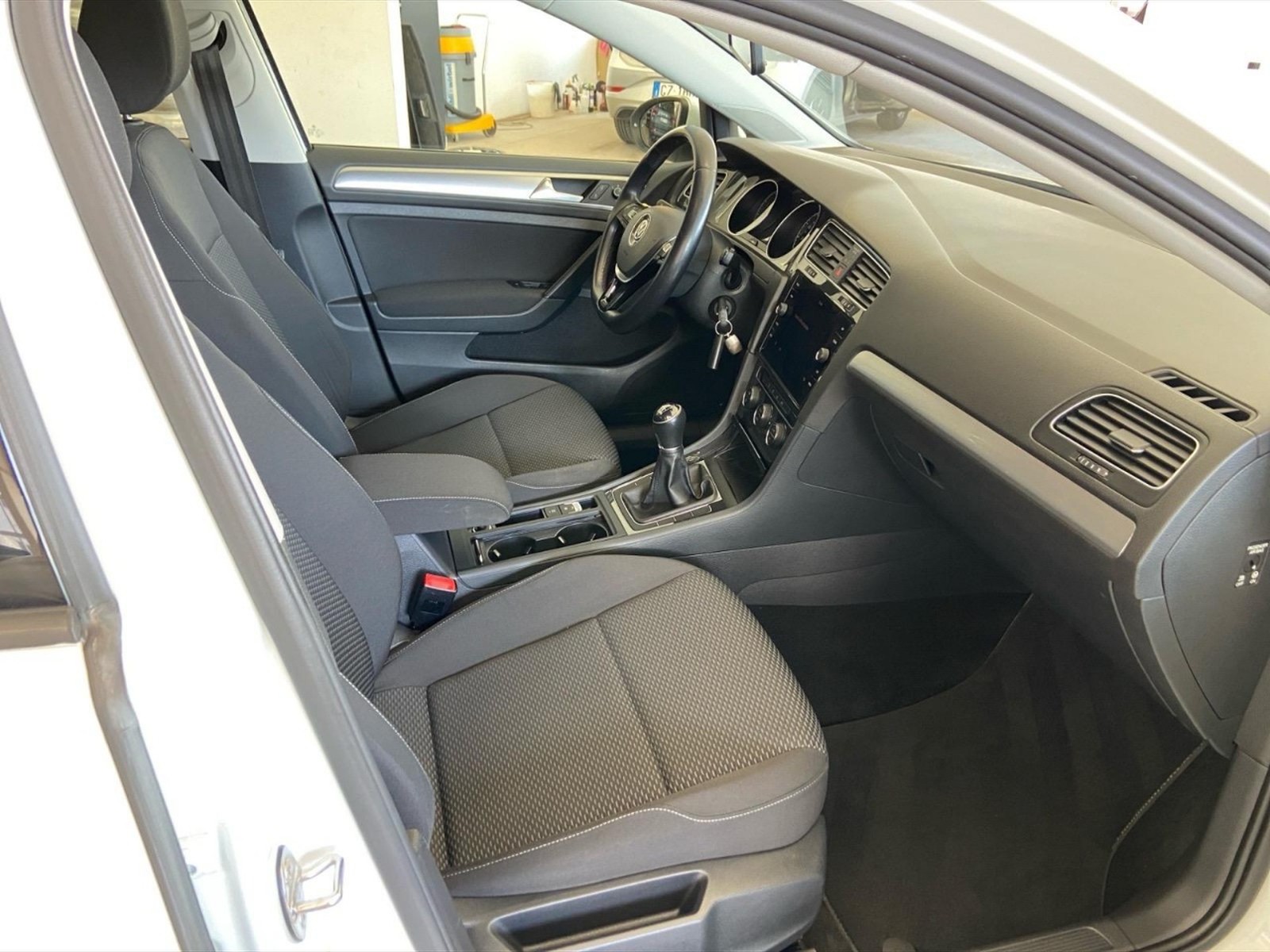 Volkswagen Golf 5p 1.0 tsi trendline tech&sound pack 115cv - 9