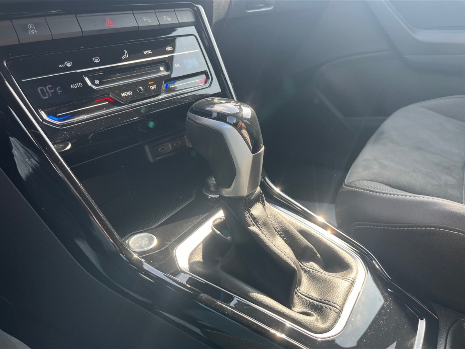 Volkswagen T-Roc 1.5 tsi style dsg - 23