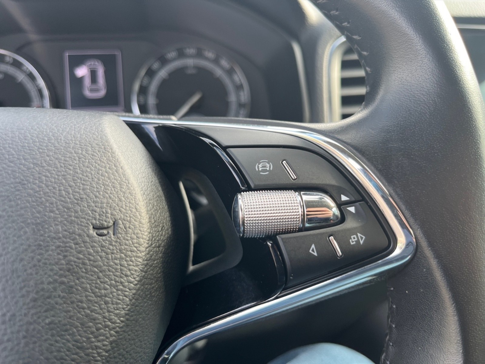 Skoda Karoq 2.0 tdi evo executive 4x4 150cv dsg - 14