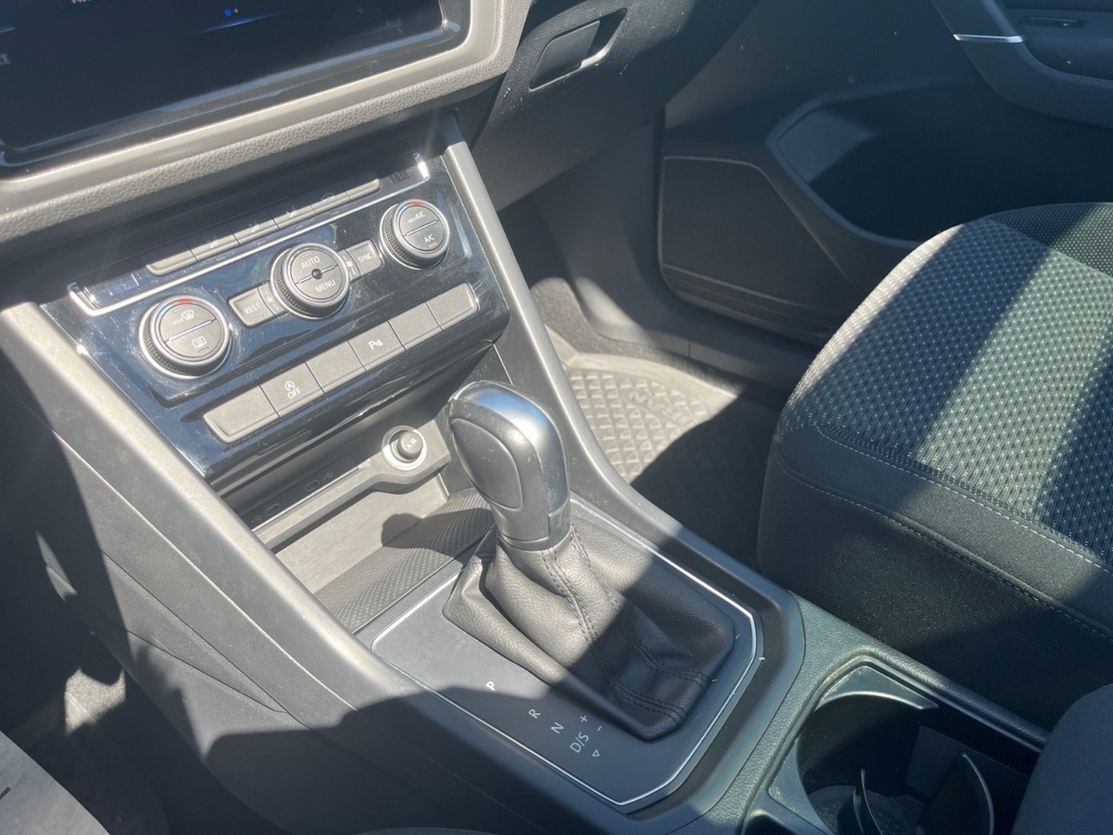 Volkswagen Touran 2.0 tdi business dsg - 22