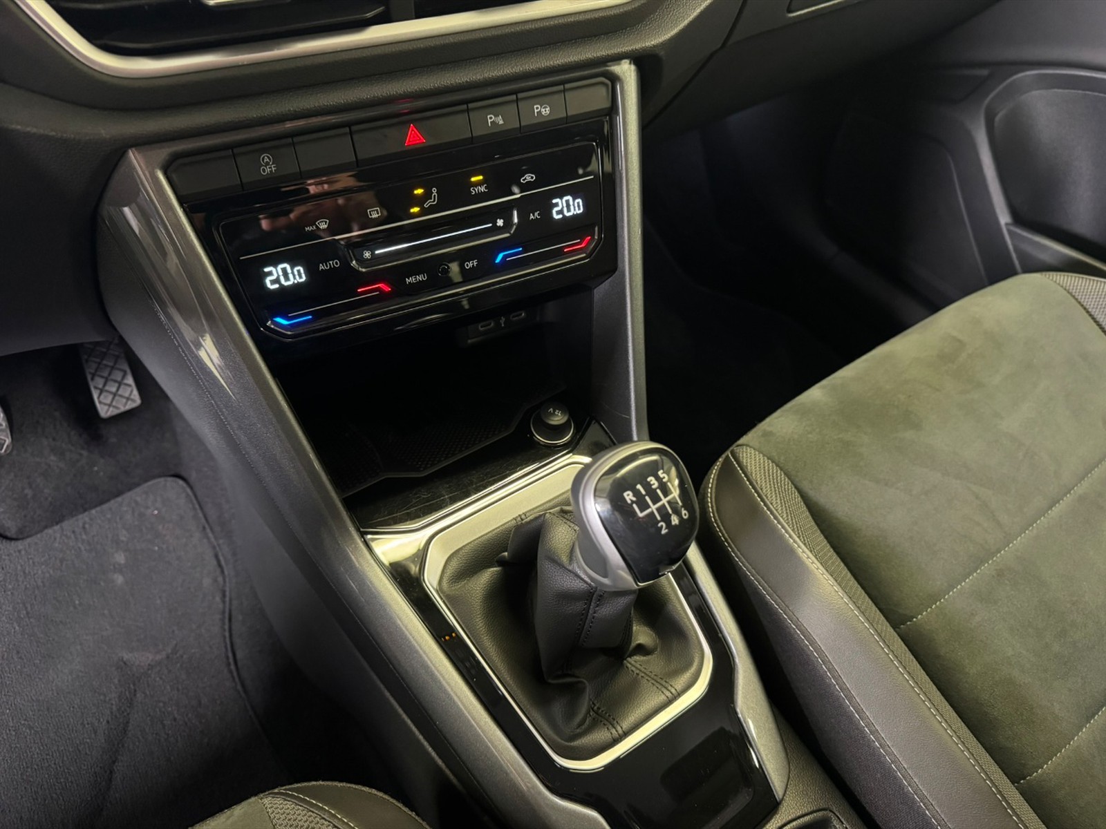 Volkswagen T-Roc 1.0 tsi style 115cv - 17