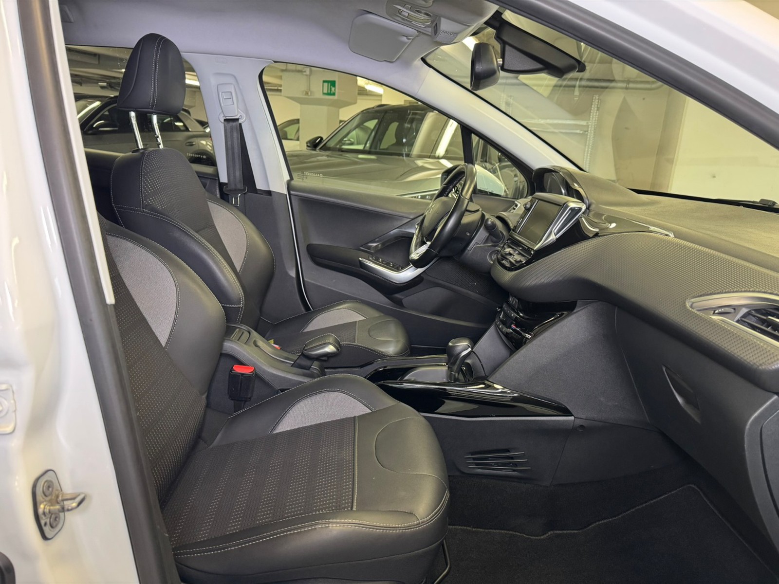 Peugeot 2008 1.2 puretech t allure s&s 110cv eat6 my19 - 8