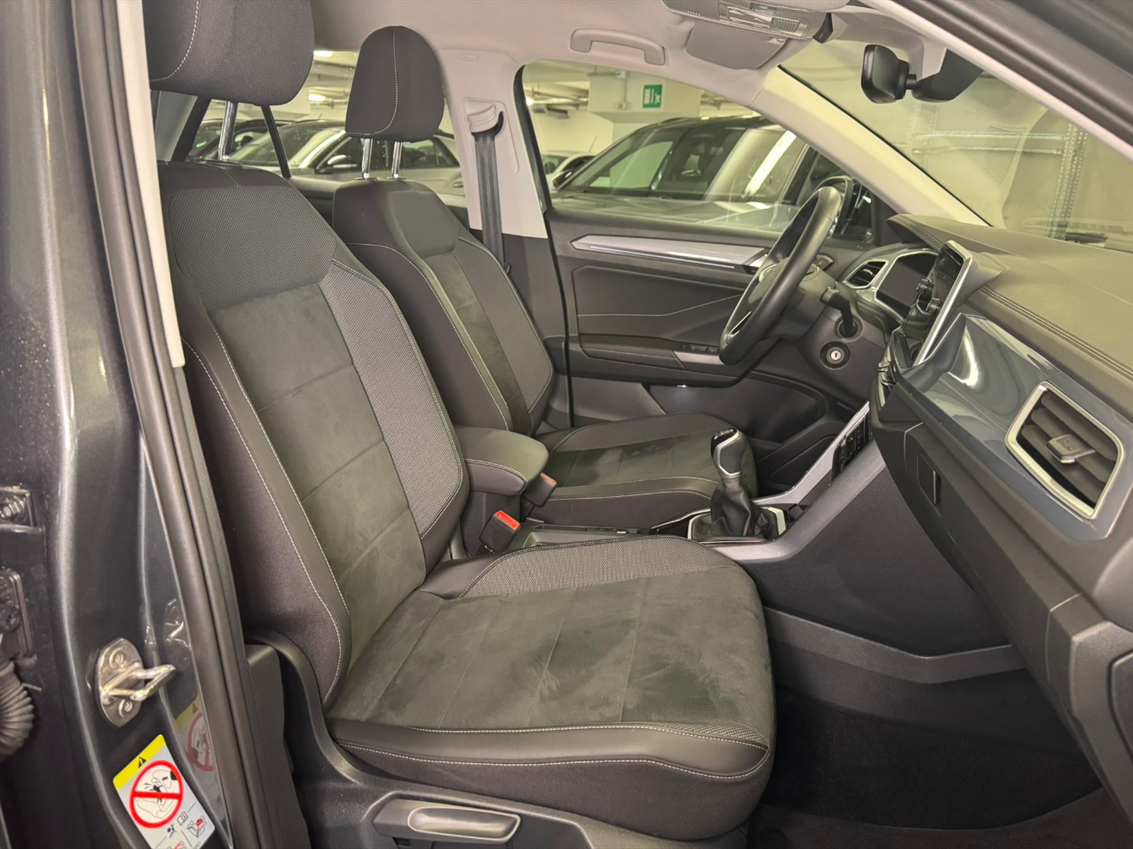 Volkswagen T-Roc 1.0 tsi style 115cv - 9