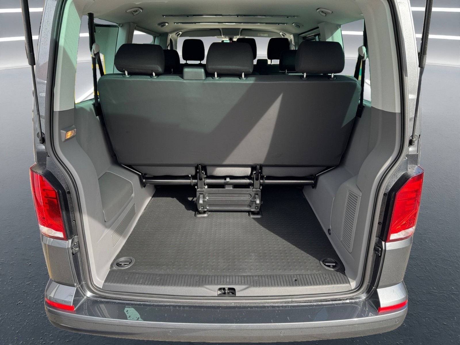 Volkswagen T6.1 Caravelle 2.0 tdi 150cv cruise p.c. dsg7 - 13