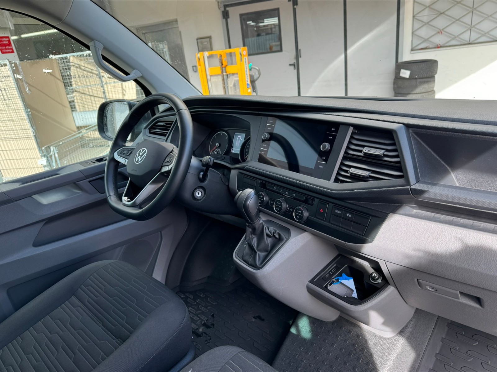 Volkswagen T6.1 Caravelle 2.0 tdi 150cv cruise p.c. dsg7 - 7