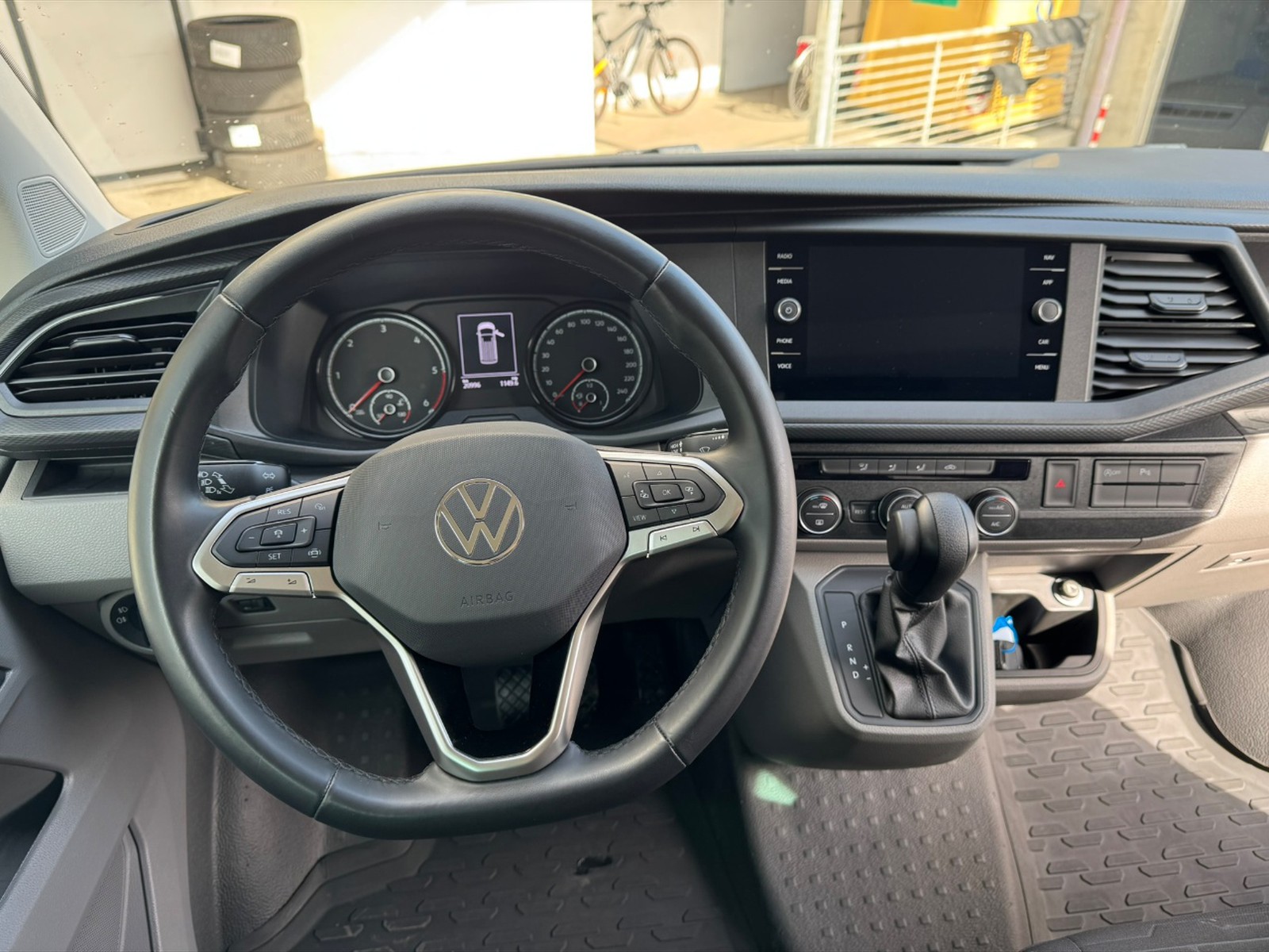 Volkswagen T6.1 Caravelle 2.0 tdi 150cv cruise p.c. dsg7 - 8