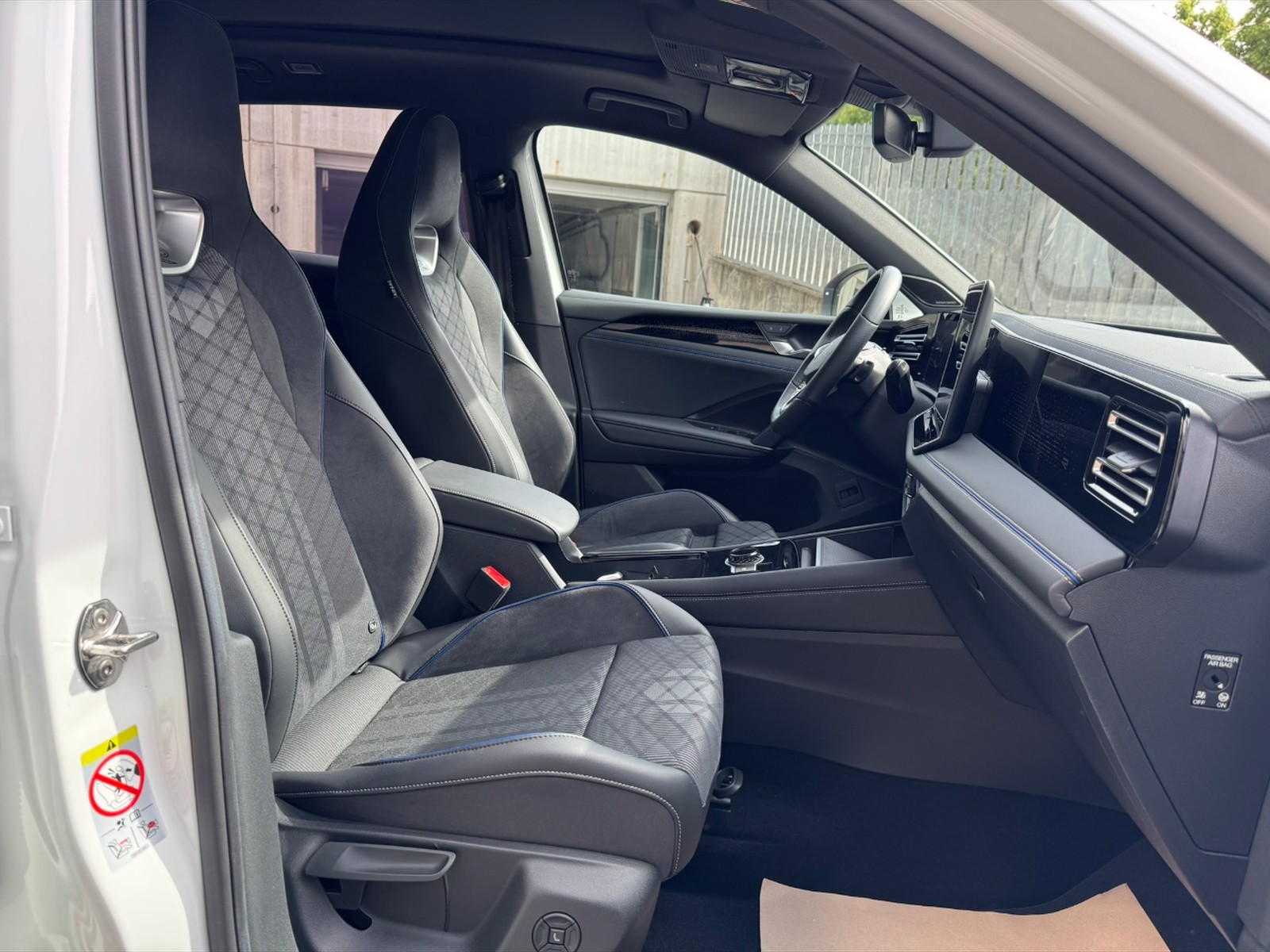 Volkswagen Tiguan 2.0 tdi r-line 4motion 193cv dsg - 9