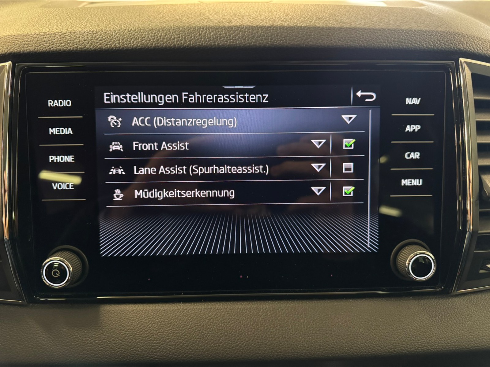 Skoda Karoq 2.0 tdi evo ambition 4x4 150cv dsg - 14