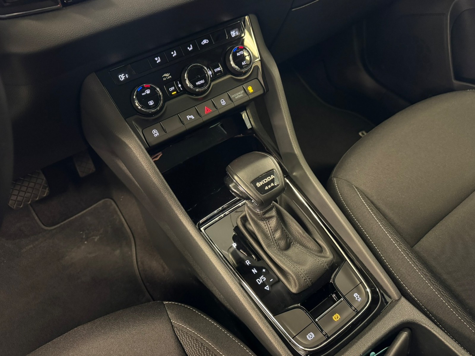 Skoda Karoq 2.0 tdi evo ambition 4x4 150cv dsg - 18