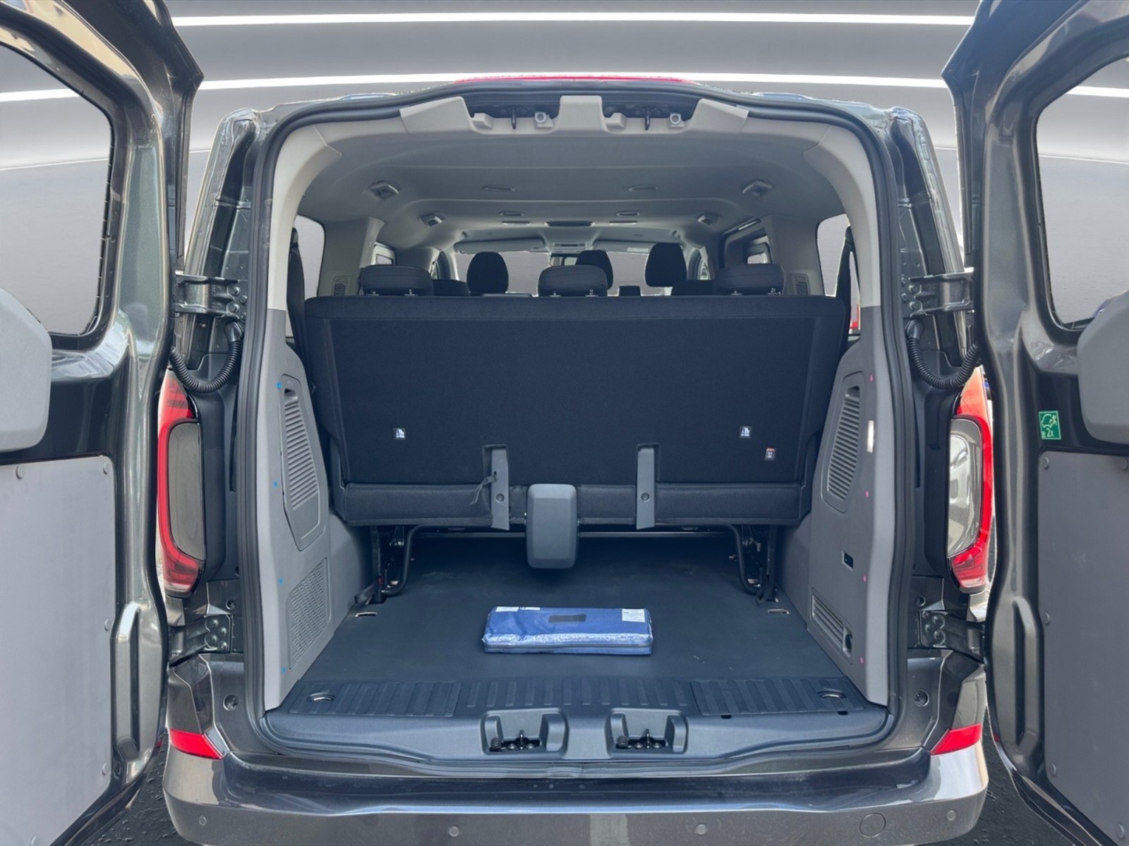 Volkswagen VIC T7 Caravelle t7 2.0 tdi 150cv life l1 - 11