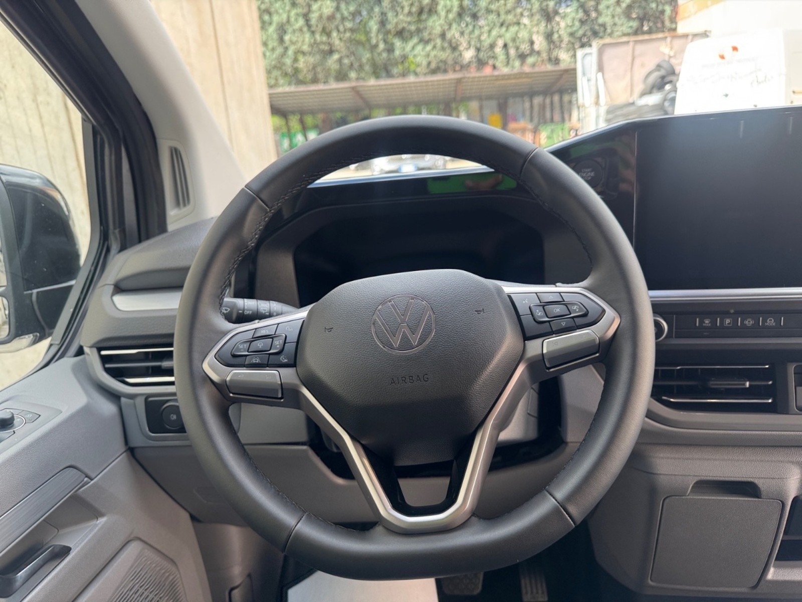 Volkswagen VIC T7 Caravelle t7 2.0 tdi 150cv life l1 - 7