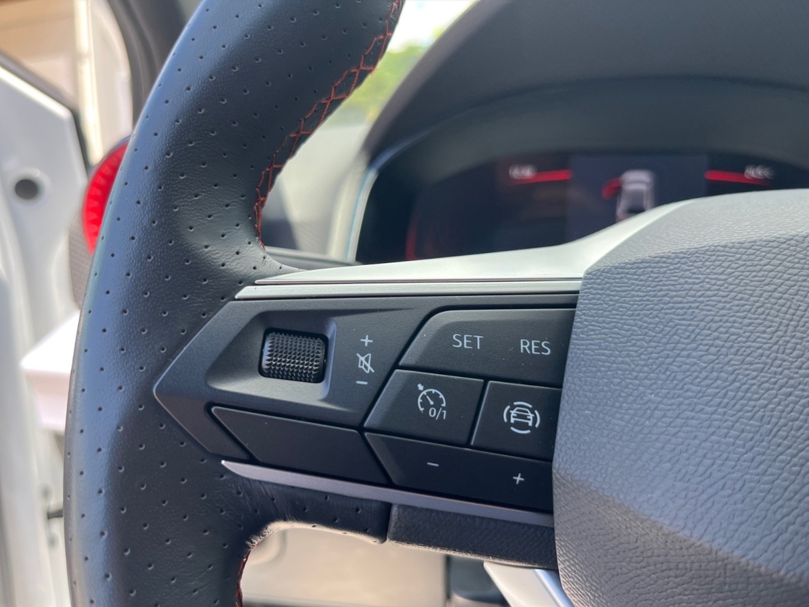 Seat Ibiza 1.0 ecotsi fr 95cv - 12