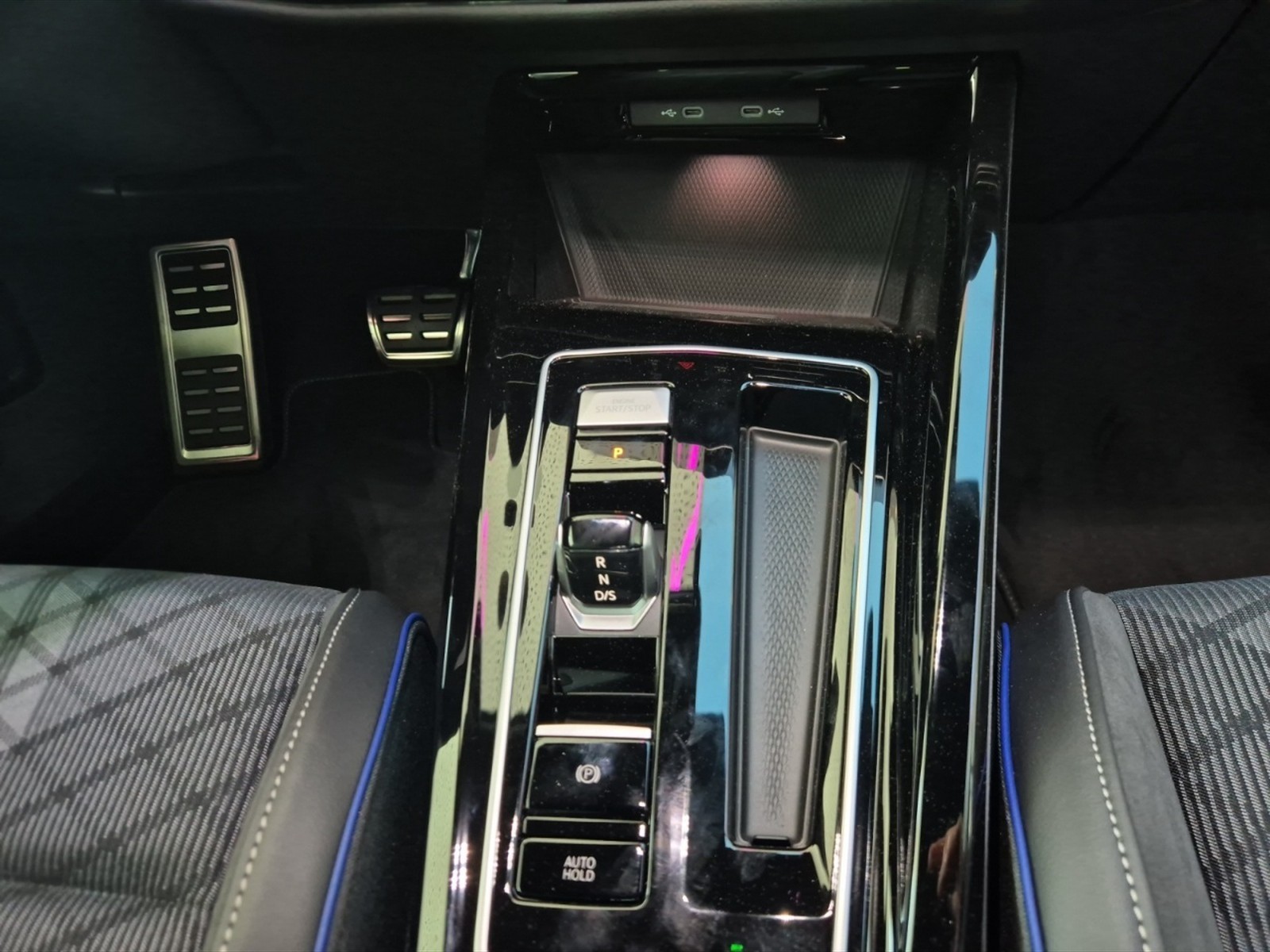 Volkswagen Golf 1.5 etsi r-line plus 150cv dsg - 20