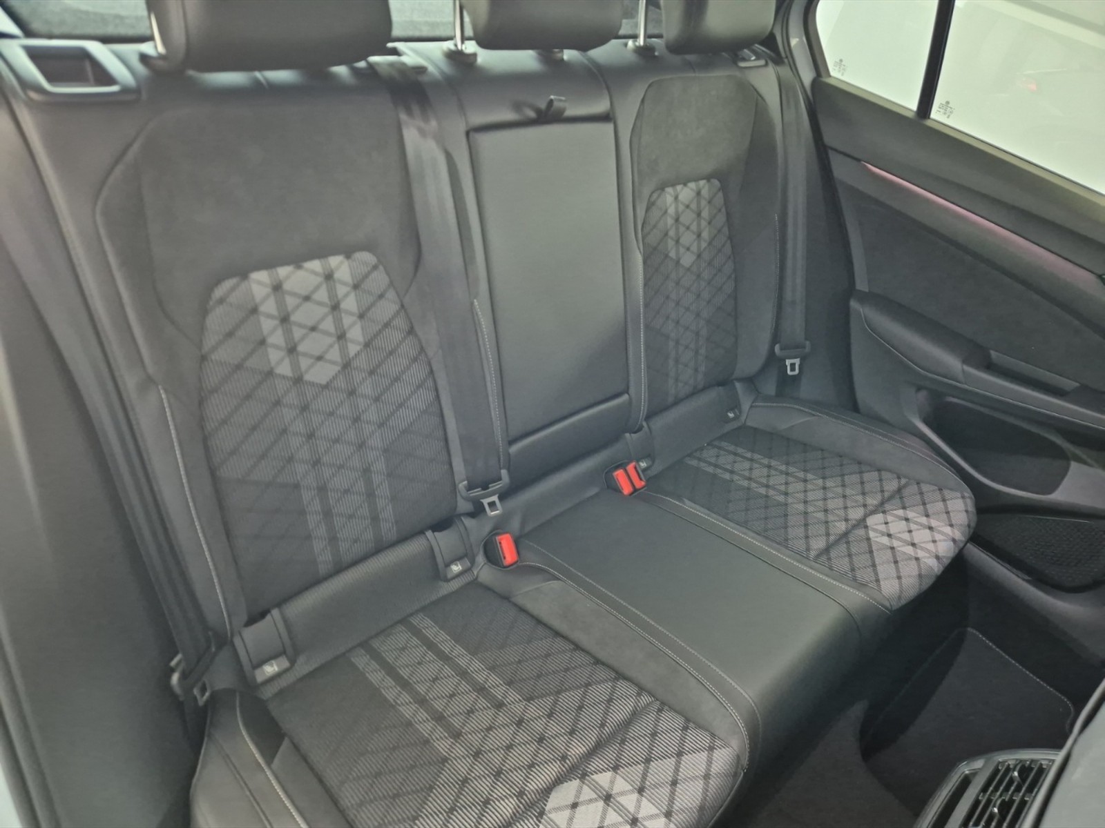 Volkswagen Golf 1.5 etsi r-line plus 150cv dsg - 10