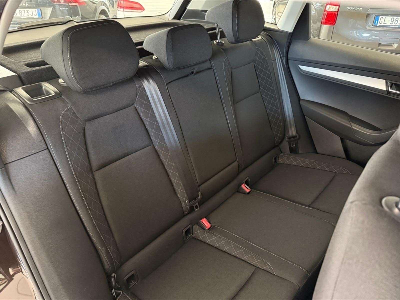 Skoda Karoq 2.0 tdi evo ambition 4x4 150cv dsg - 9