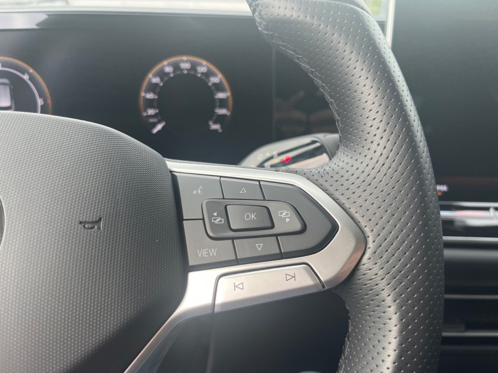 Volkswagen Tiguan 2.0 tdi r-line plus 4motion 193cv dsg - 15