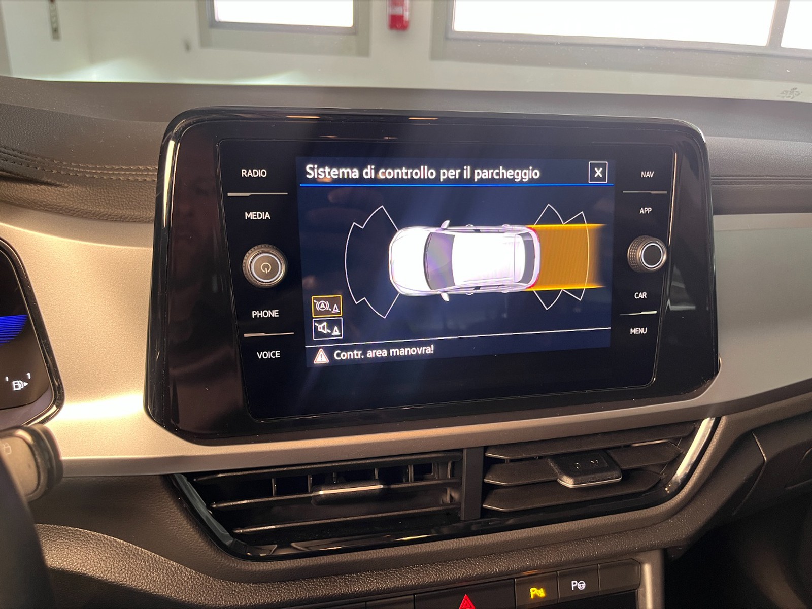 Volkswagen T-Roc 1.0 tsi life 110cv - 18