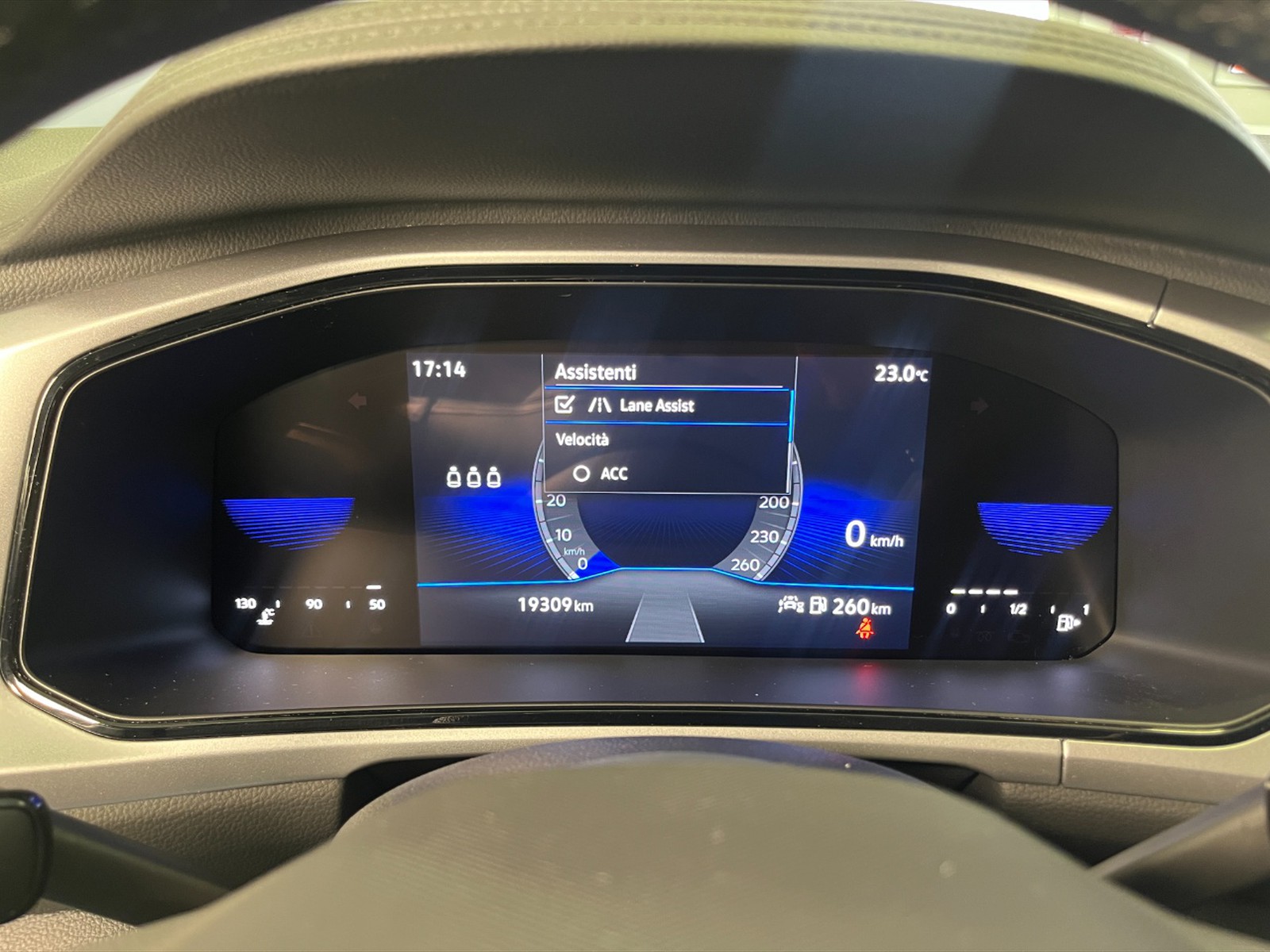 Volkswagen T-Roc 1.0 tsi life 110cv - 13