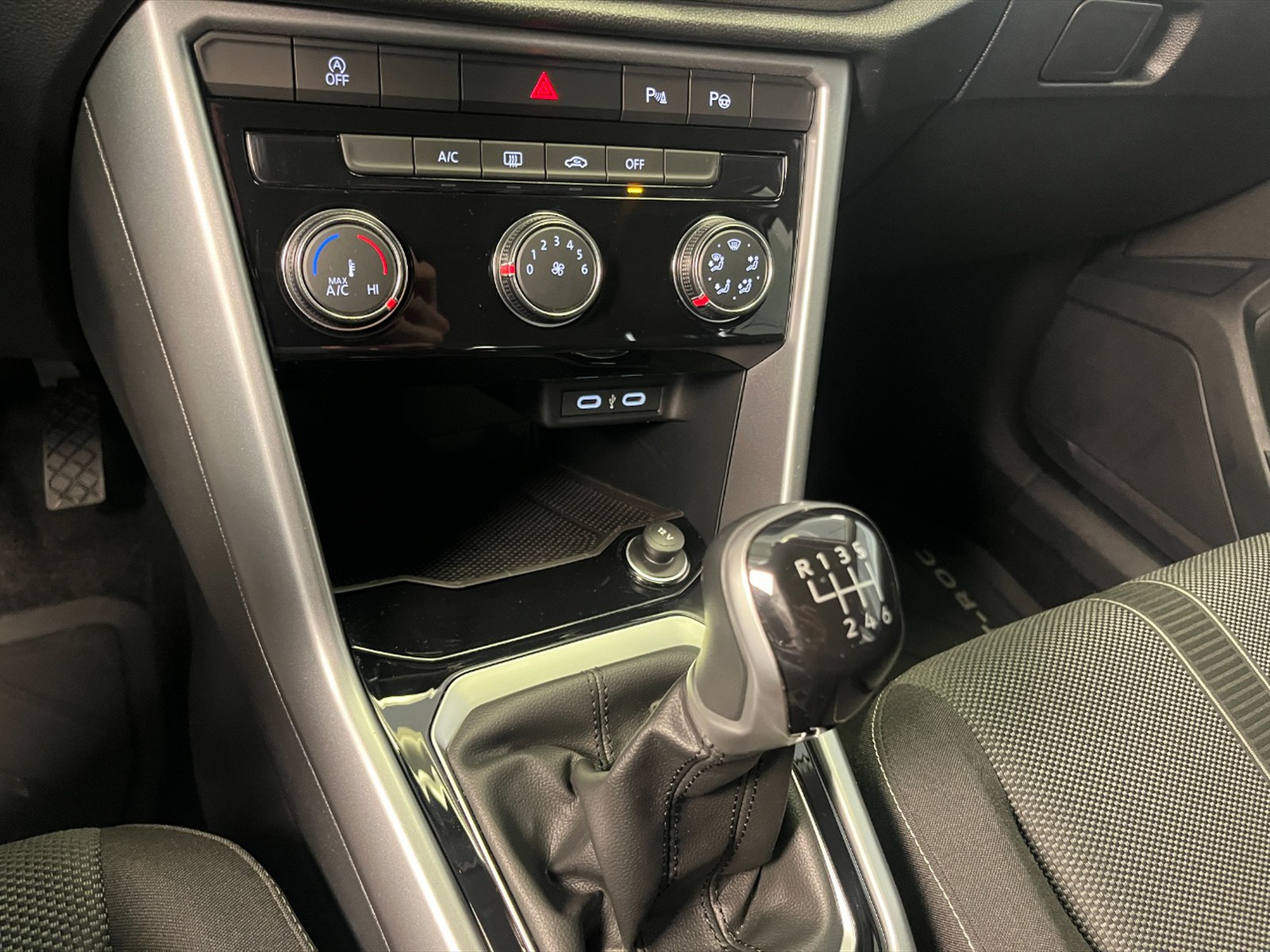Volkswagen T-Roc 1.0 tsi life 110cv - 19