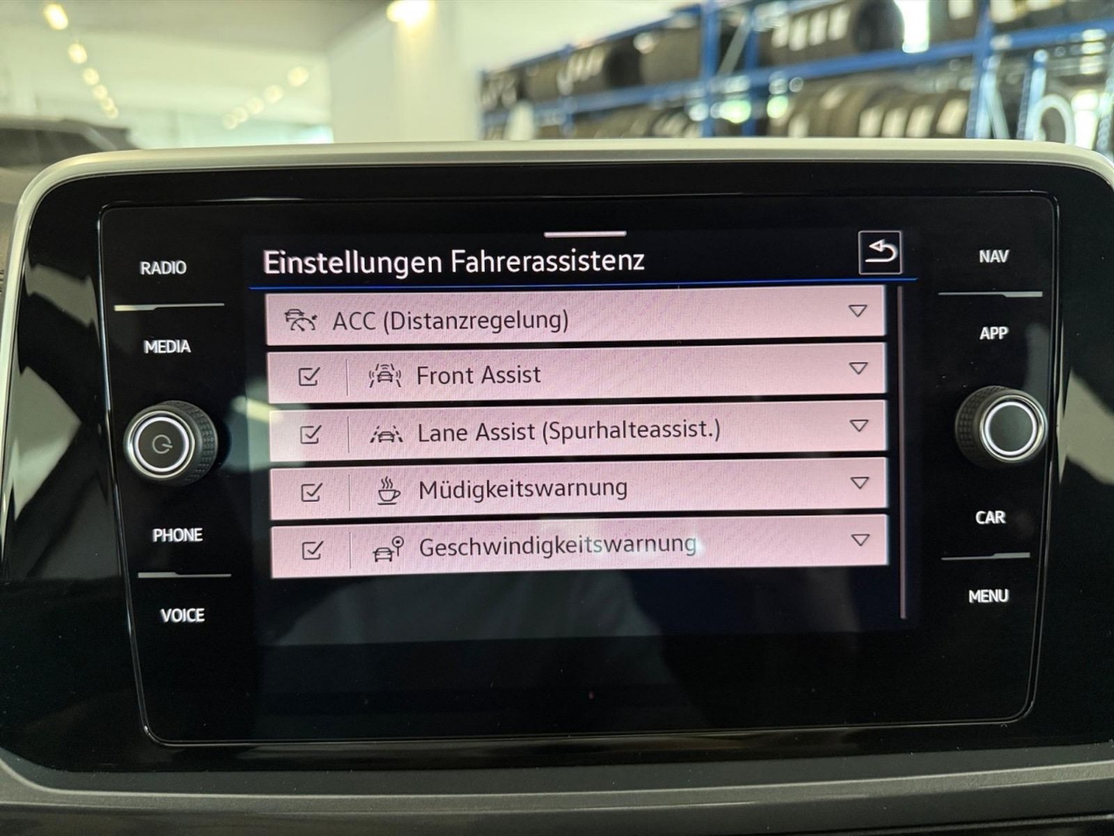 Volkswagen T-Roc 1.0 tsi style 115cv - 22