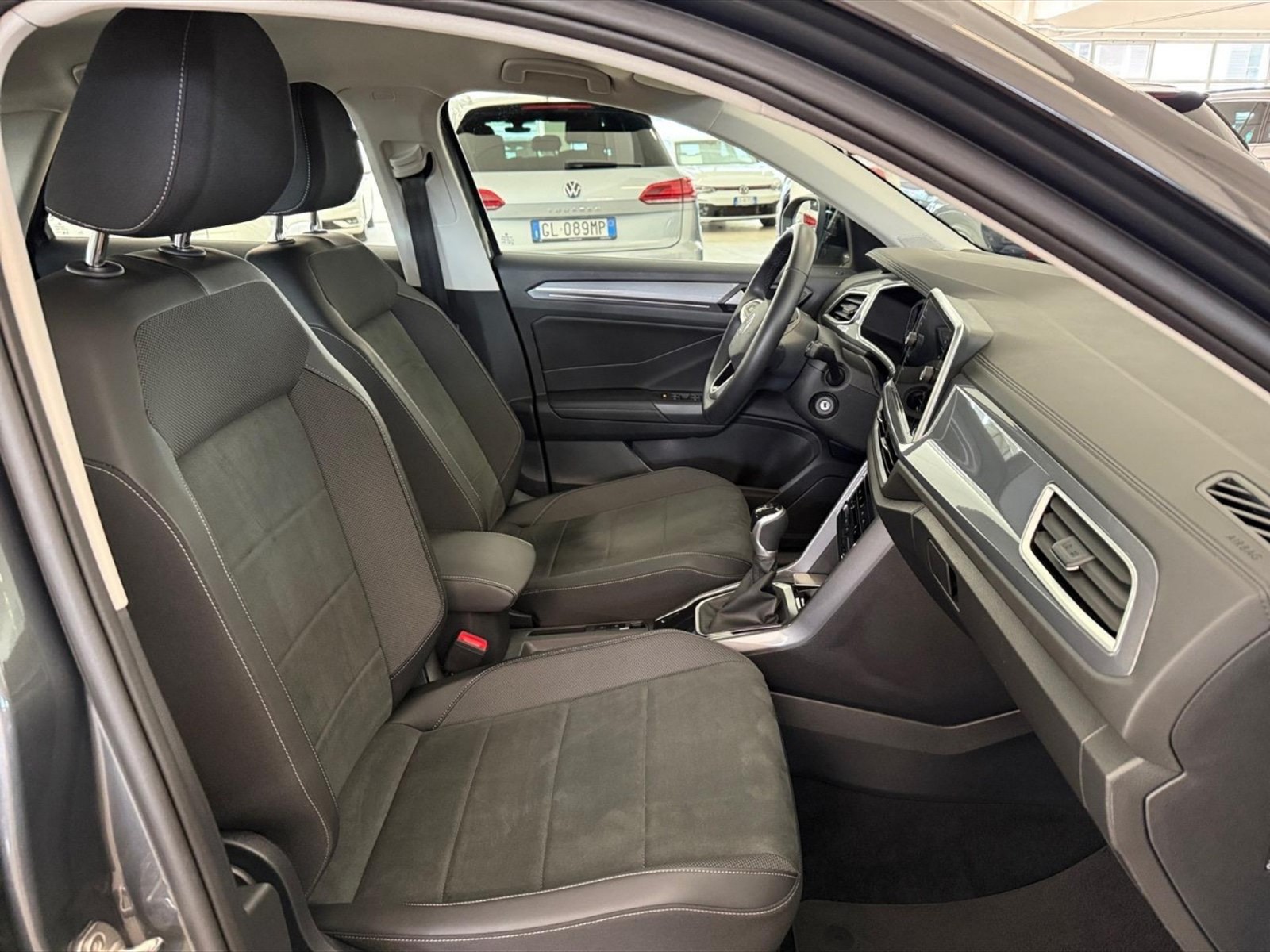Volkswagen T-Roc 1.0 tsi style 115cv - 9