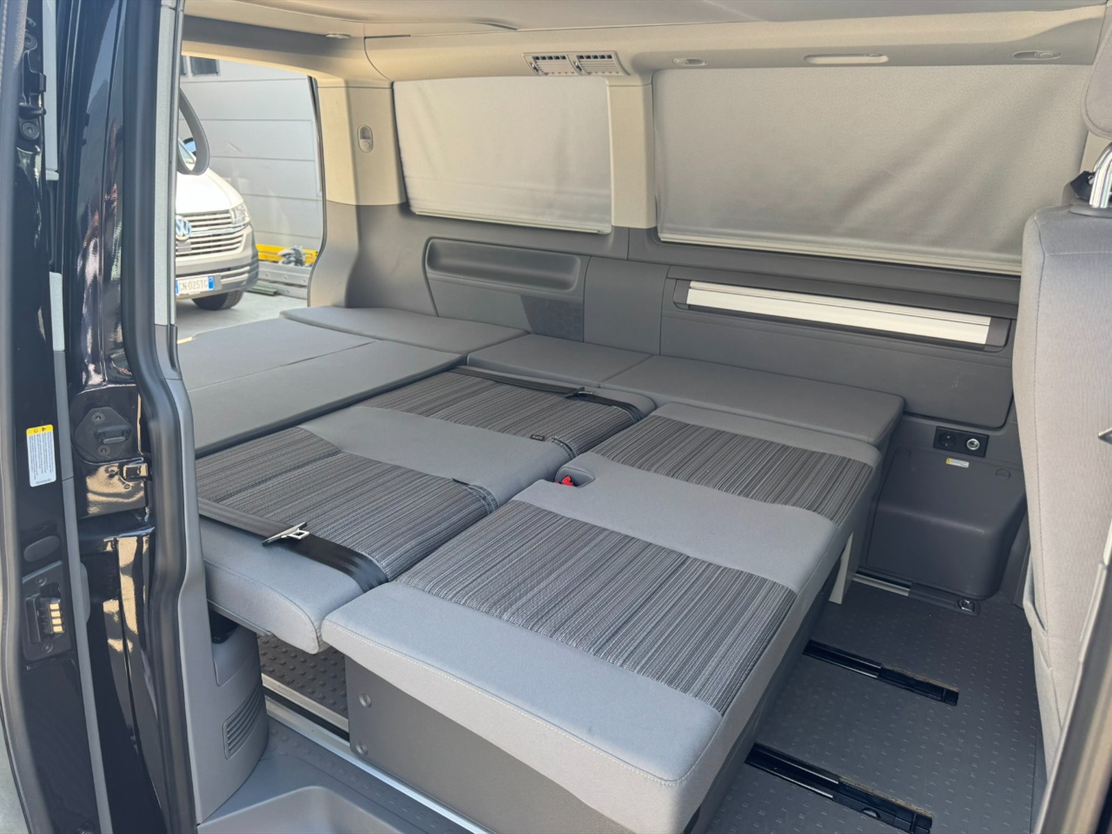 Volkswagen VIC T6.1 California California 2.0 Tdi Beach Camper 204cv 4Mot. DSG - 25