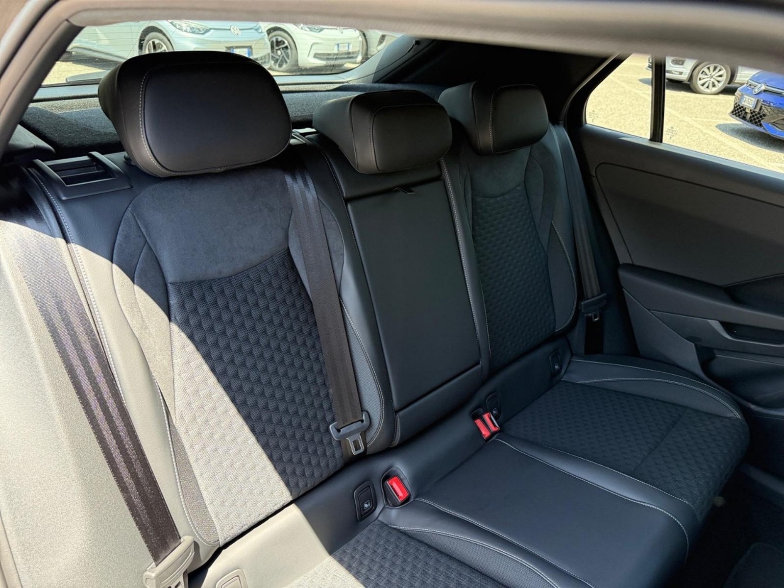 Volkswagen T-Roc 1.5 etsi r-line 150cv dsg - 10