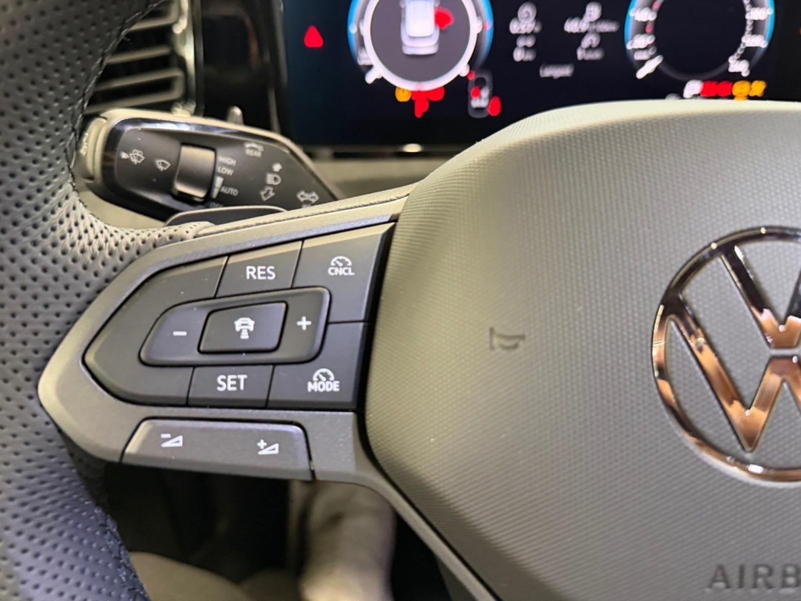 Volkswagen Tiguan 2.0 tdi r-line plus 4motion 193cv dsg - 14