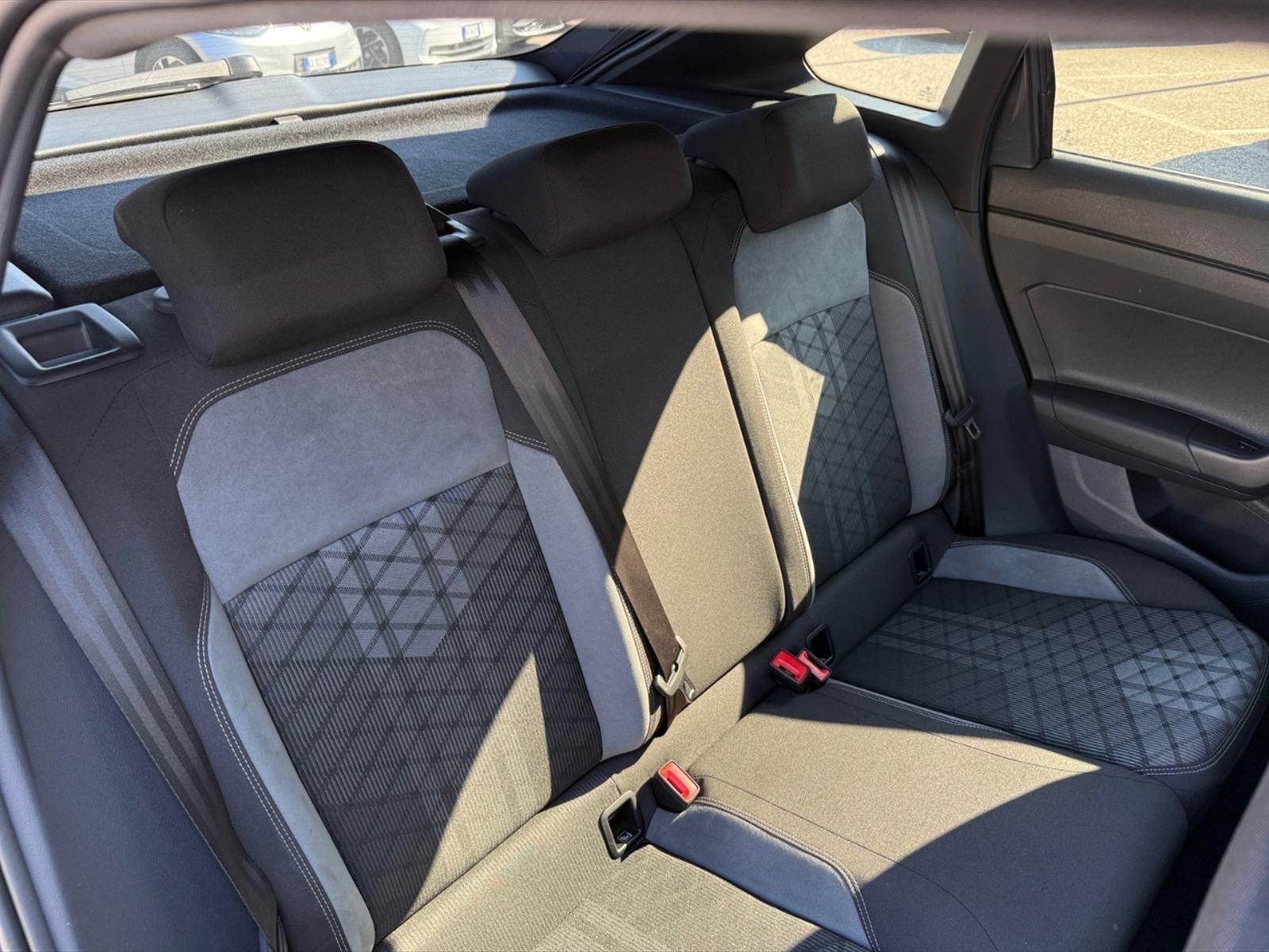 Volkswagen Taigo 1.0 tsi r-line 115cv dsg - 10