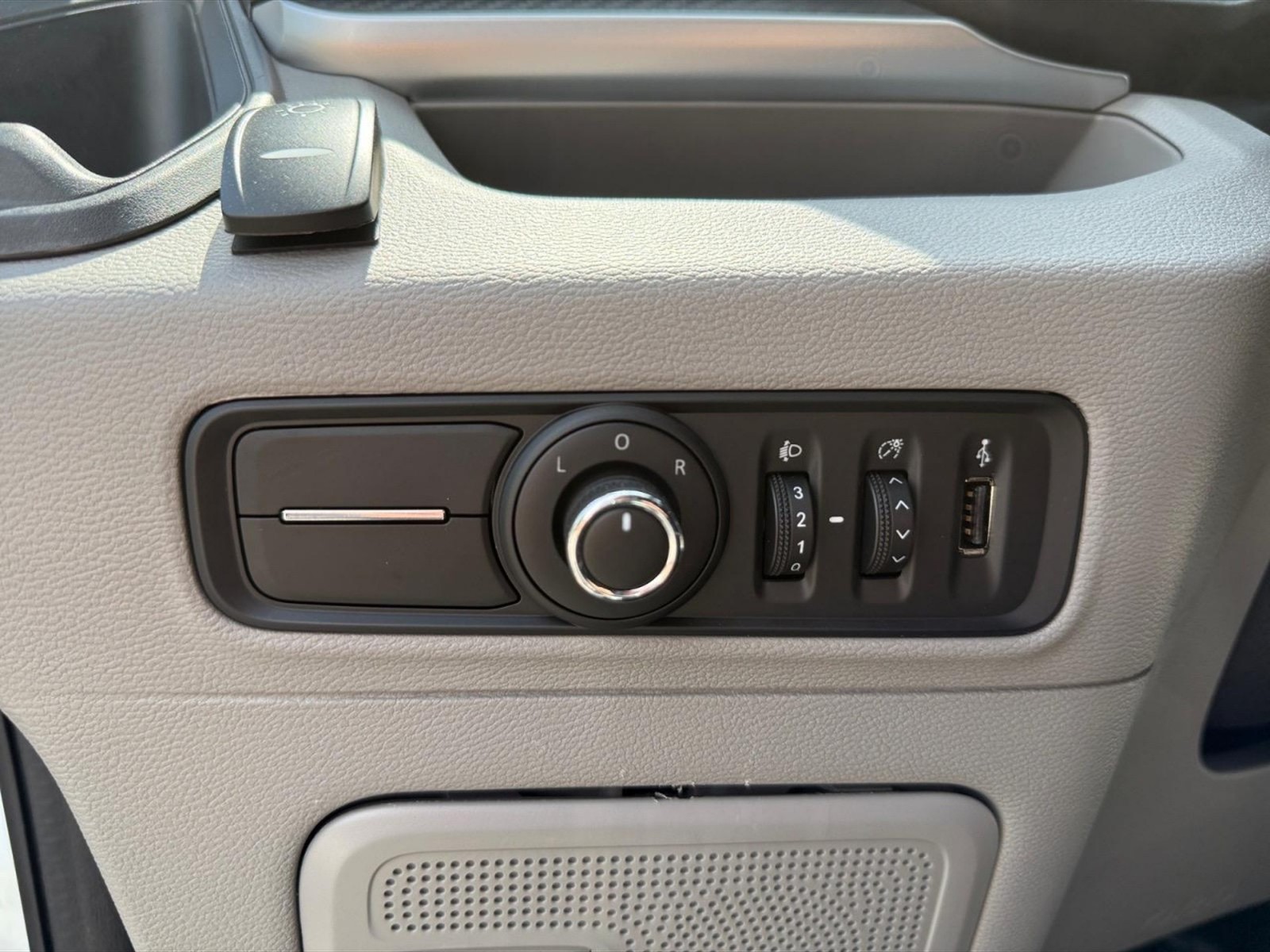 Maxus deliver 9 2.0 108 KW 6 Gang 9 Sitze - 13