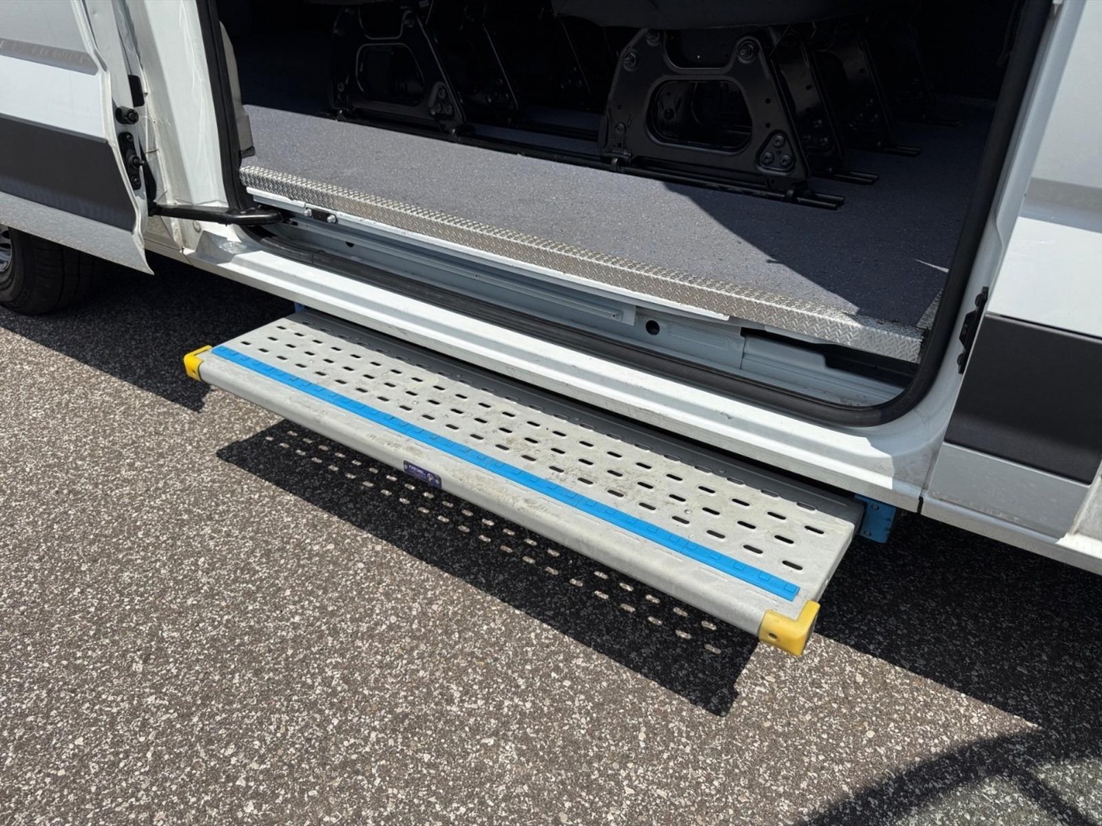 Maxus deliver 9 2.0 108 KW 6 Gang 9 Sitze - 25