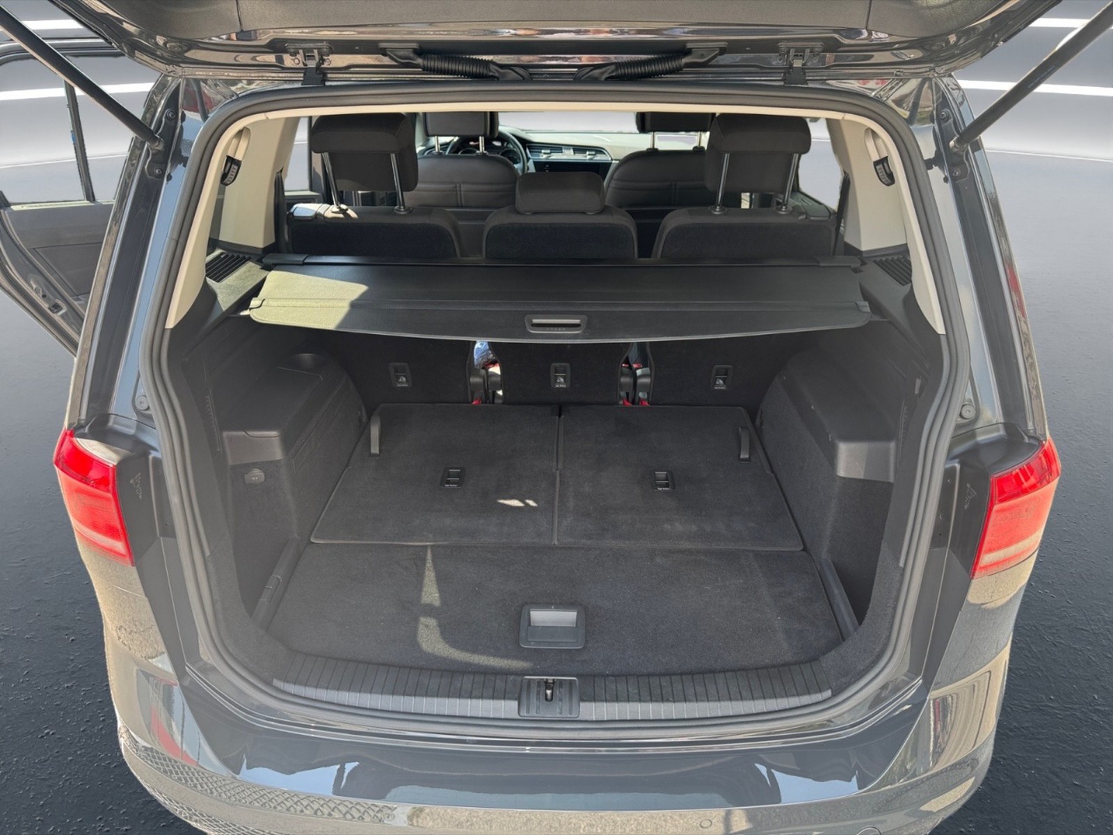 Volkswagen Touran 2.0 tdi business dsg - 11