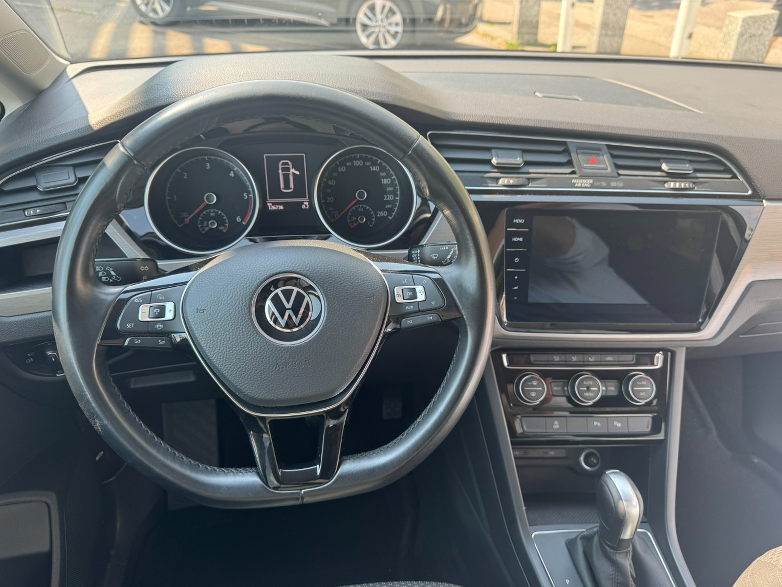 Volkswagen Touran 2.0 tdi business dsg - 8
