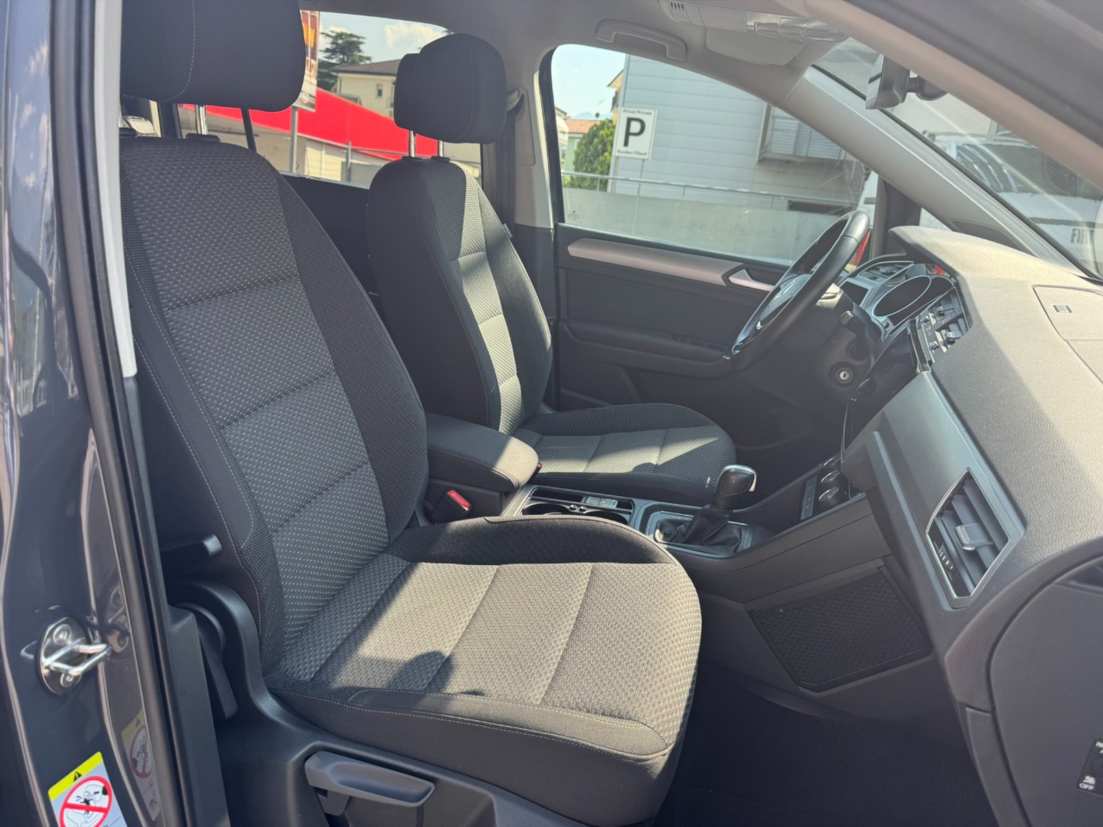 Volkswagen Touran 2.0 tdi business dsg - 9