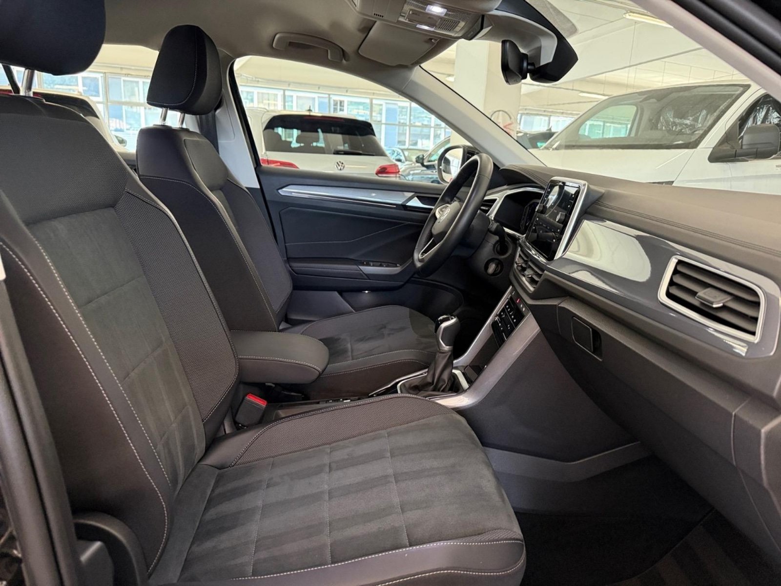 Volkswagen T-Roc 1.0 tsi style 115cv - 9