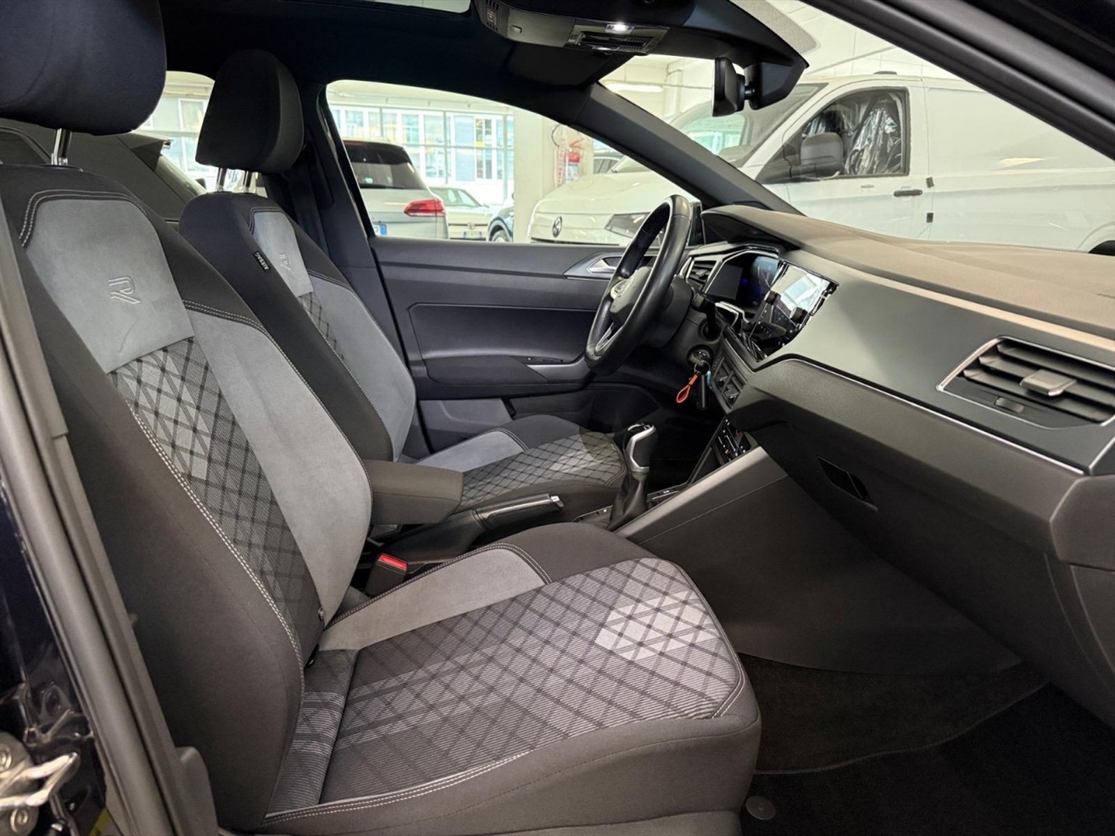 Volkswagen Polo 1.0 tsi r-line 95cv - 9